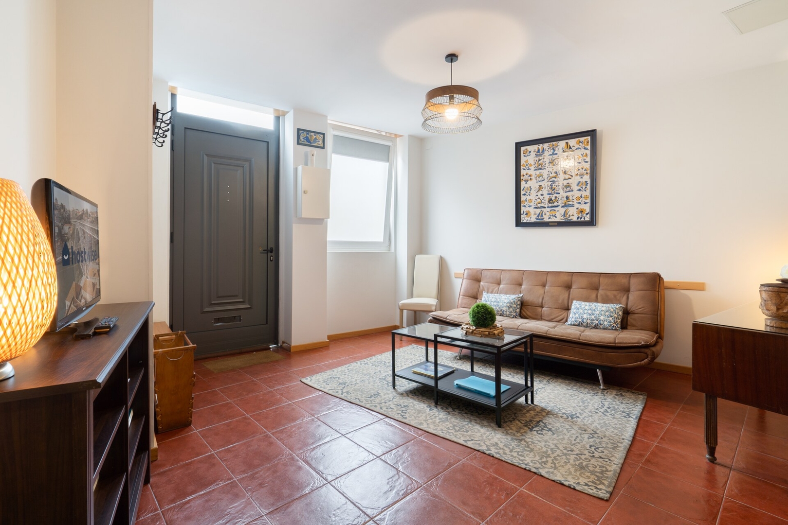HostWise - Welcoming Flats w/ Jacuzzi & Terrace 15 Host Wise Booking