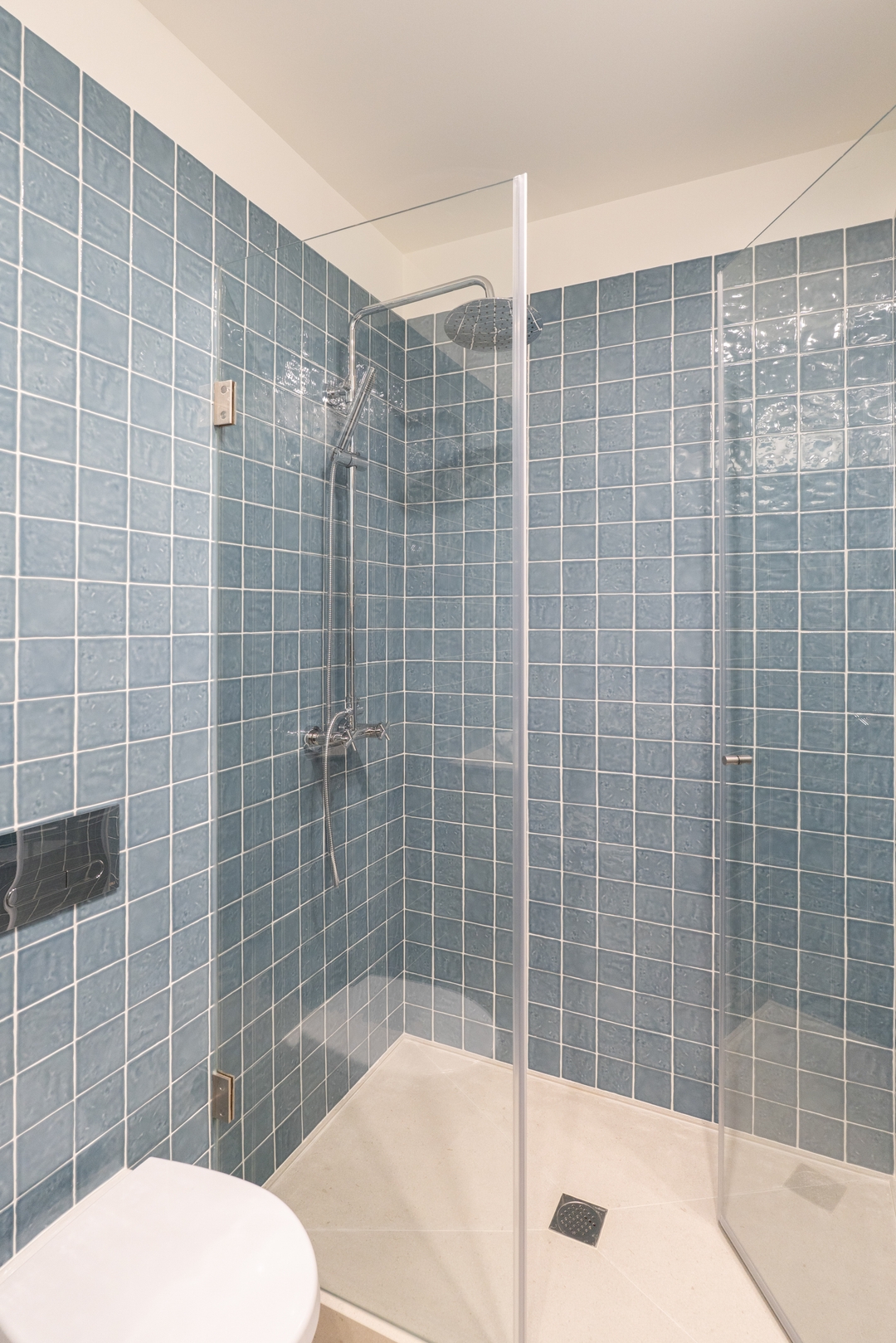 HostWise - Cozy & Bright Flat 17 Host Wise Booking