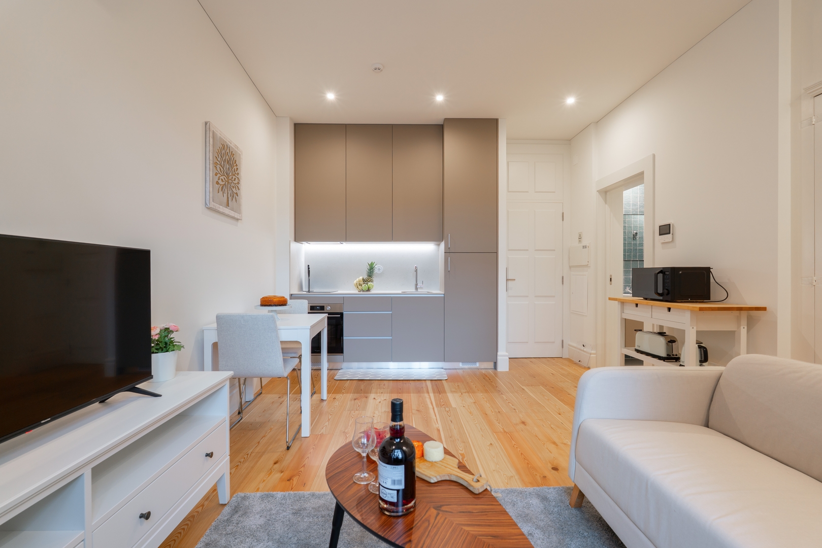 Modern & Spacious Apartments by HostWise 16 Host Wise Booking