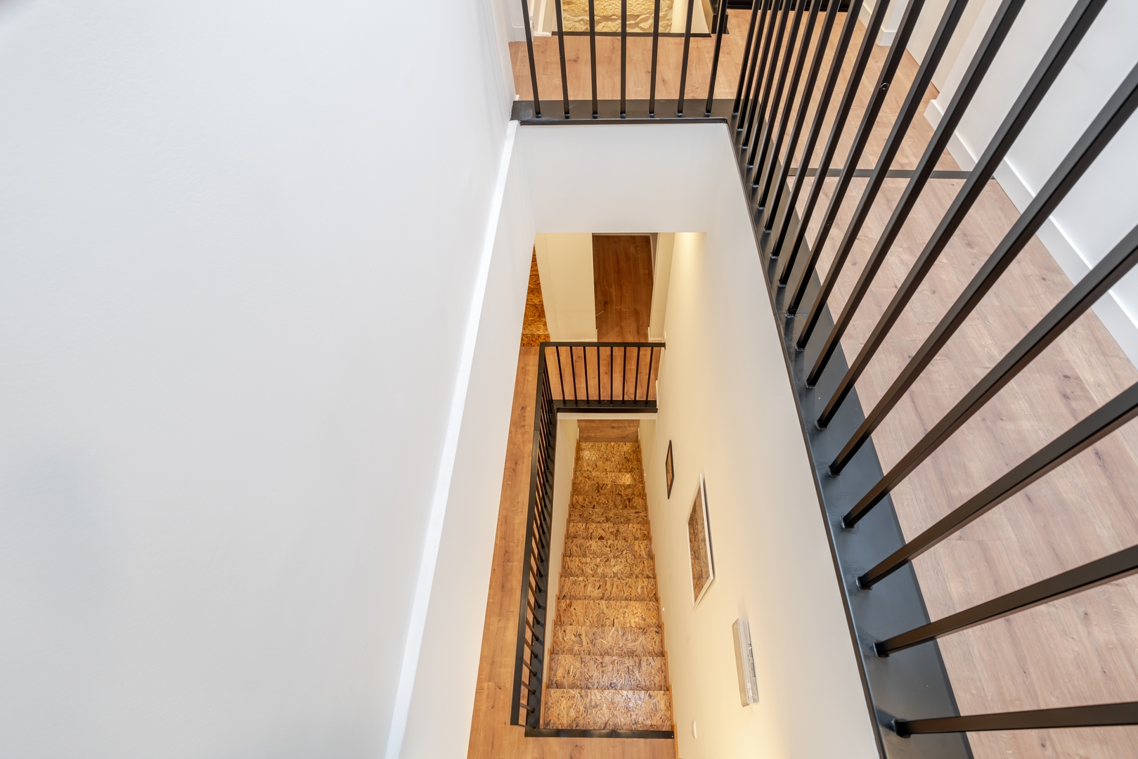 HostWise - Sunny & Stylish Flat 19 Host Wise Booking