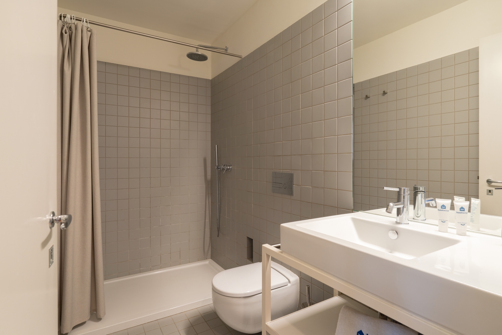 Dual Sunny Studios in Old Guimarães by HostWise 14 Host Wise Booking