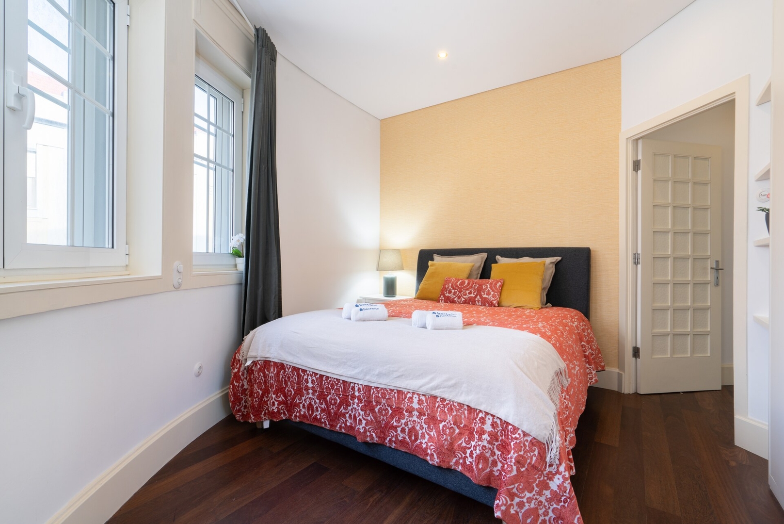 Host Wise - 2 Rustic Colorful Flats | Terrace 26 Host Wise Booking