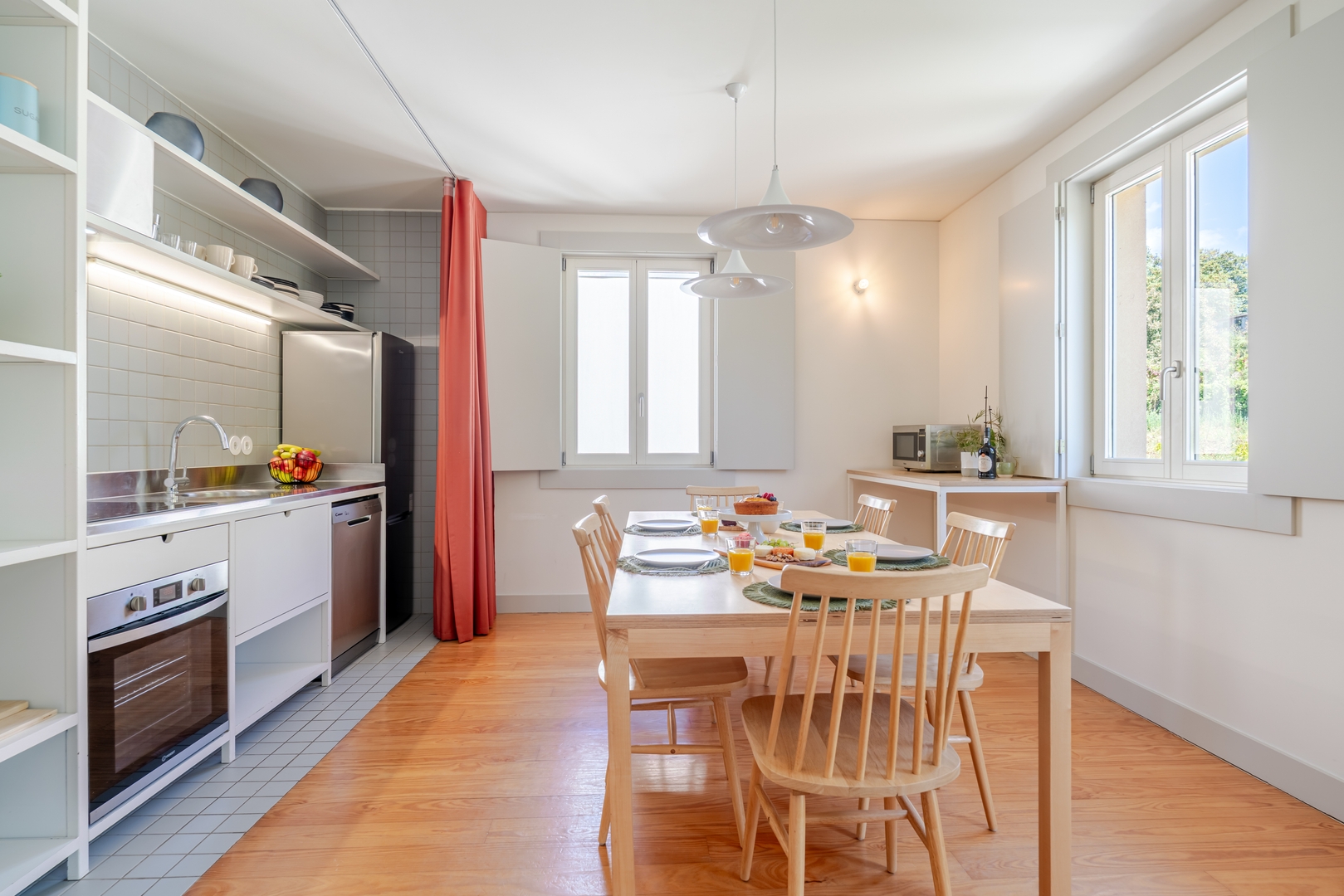 Studios & Spacious T4 with Garden by HostWise 55 Host Wise Booking