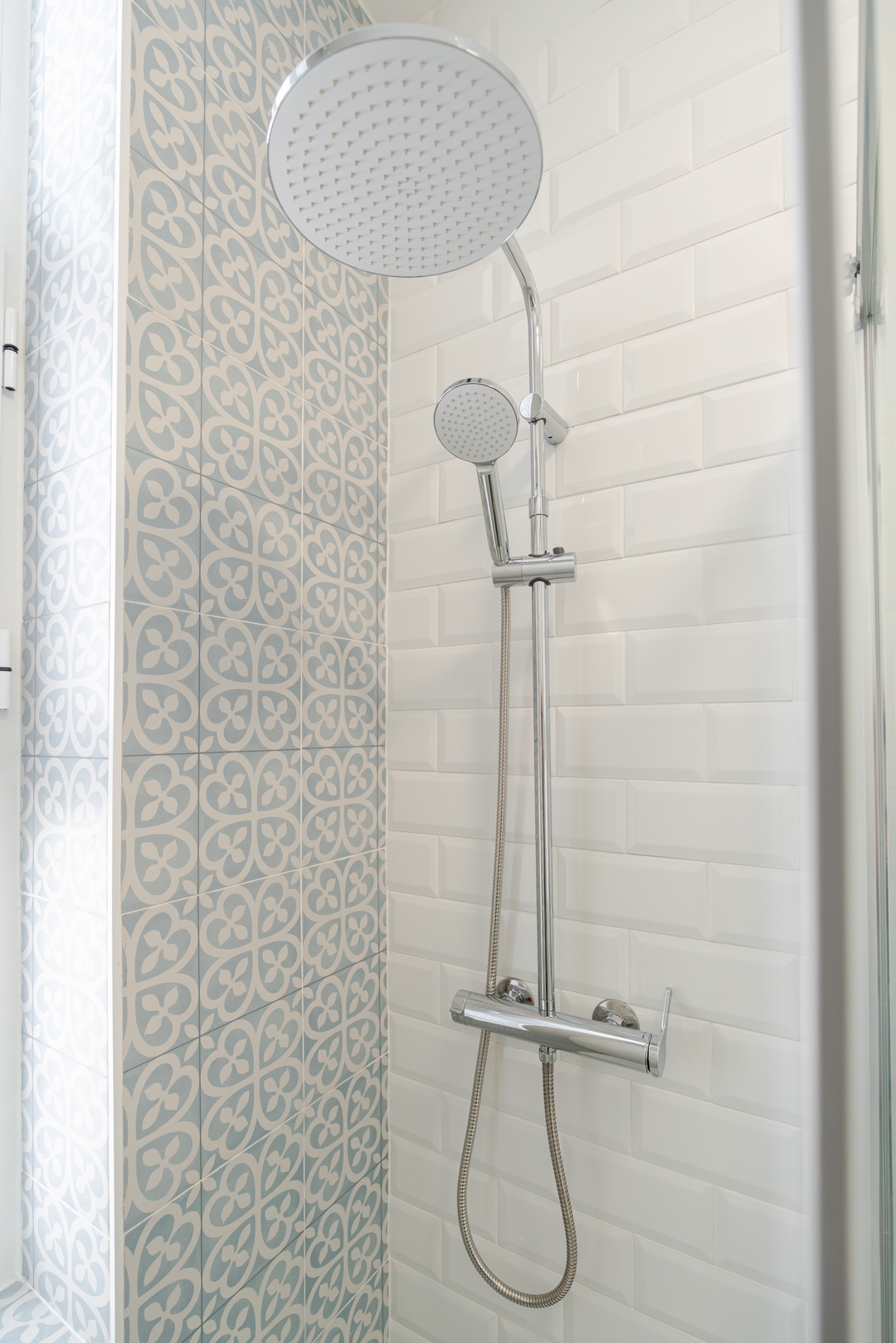 Multiple Houses w/ Terrace Near Metro by HostWise 41 Host Wise Booking