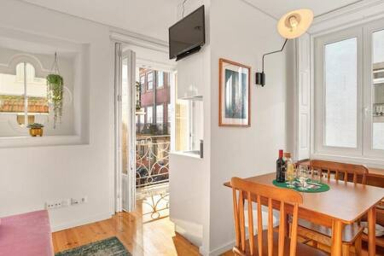 4 Trendy Studios w/ Balcony | Clérigos by HostWise 23 Host Wise Booking