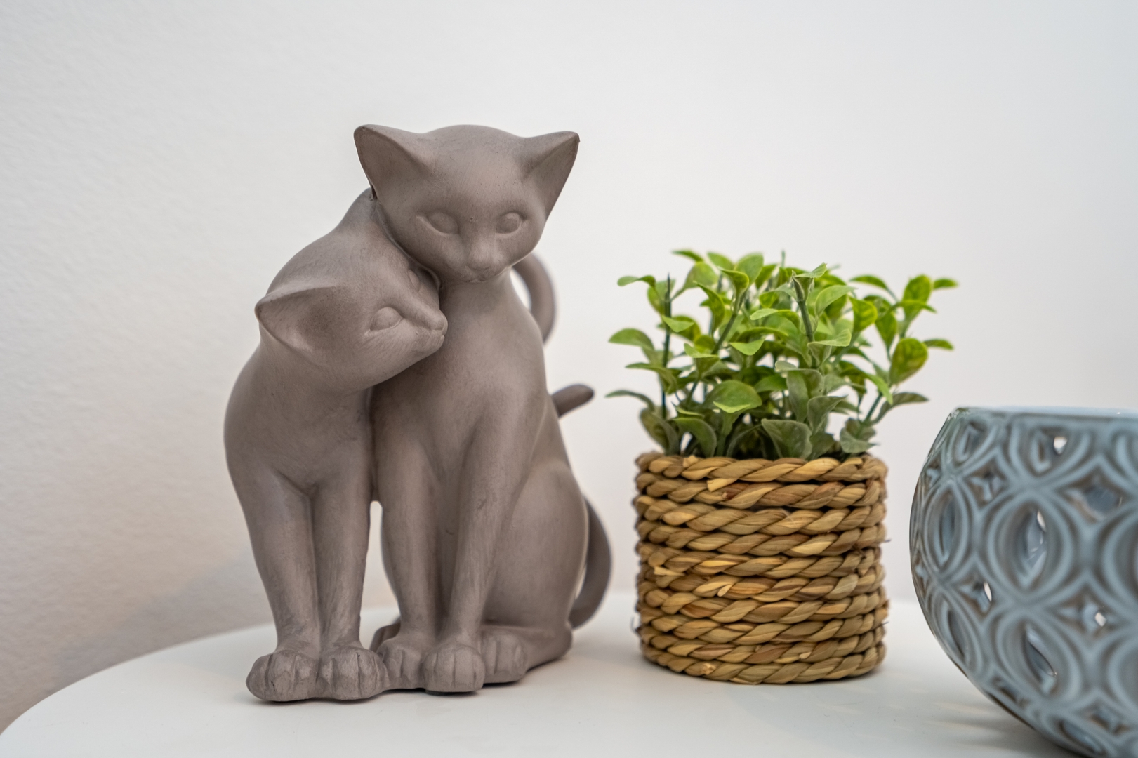 Bright & Spacious Flat w/ Balcony by Host Wise 24 Host Wise Booking