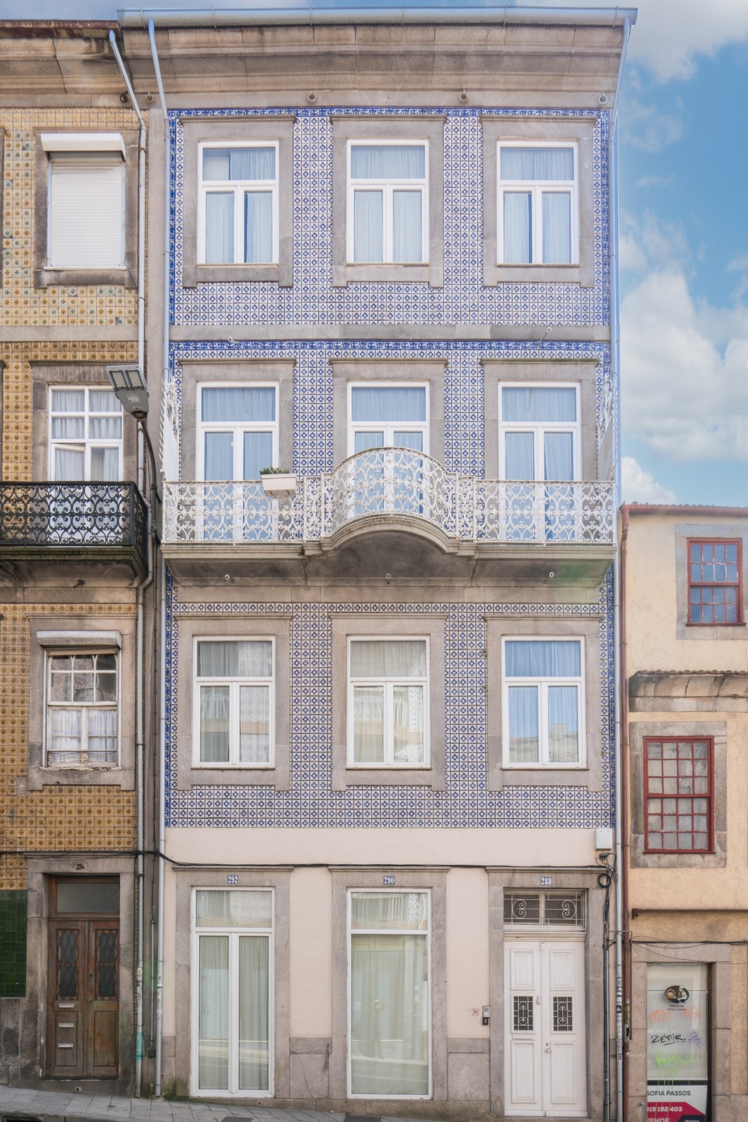 Cozy Sunny Flat | City Center by HostWise 9 Host Wise Booking