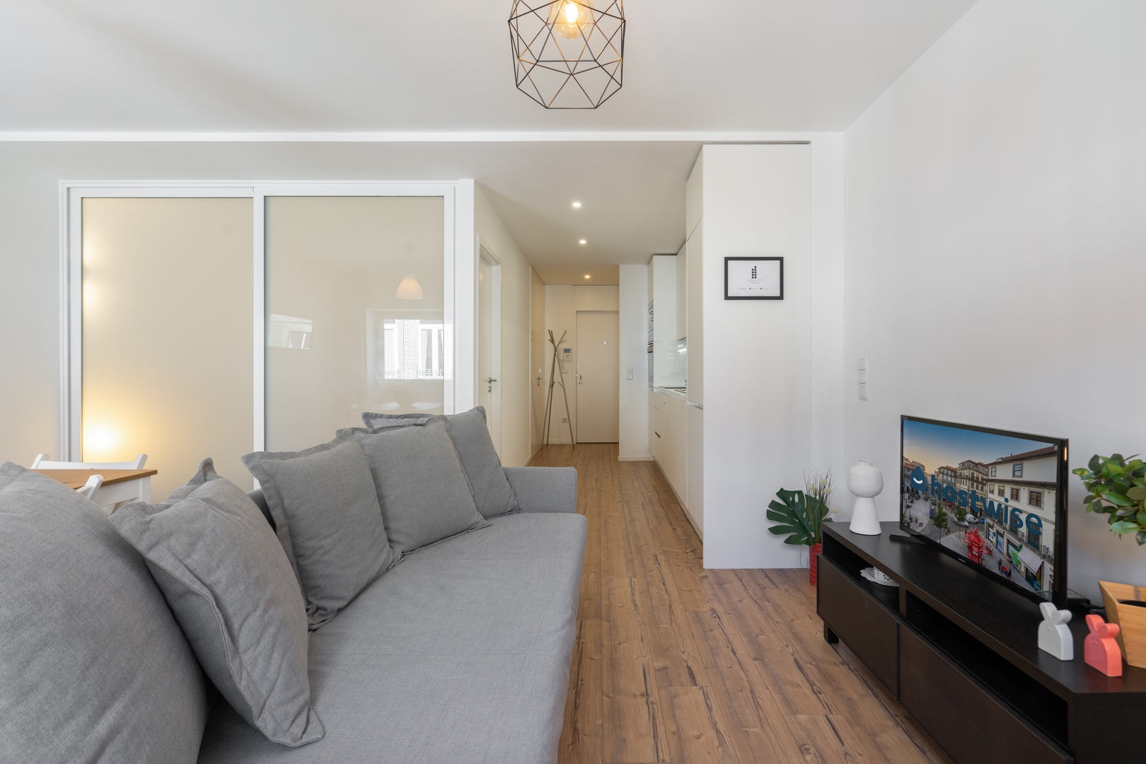 Host Wise - Precious Comfortble Flat | Central 6 Host Wise Booking