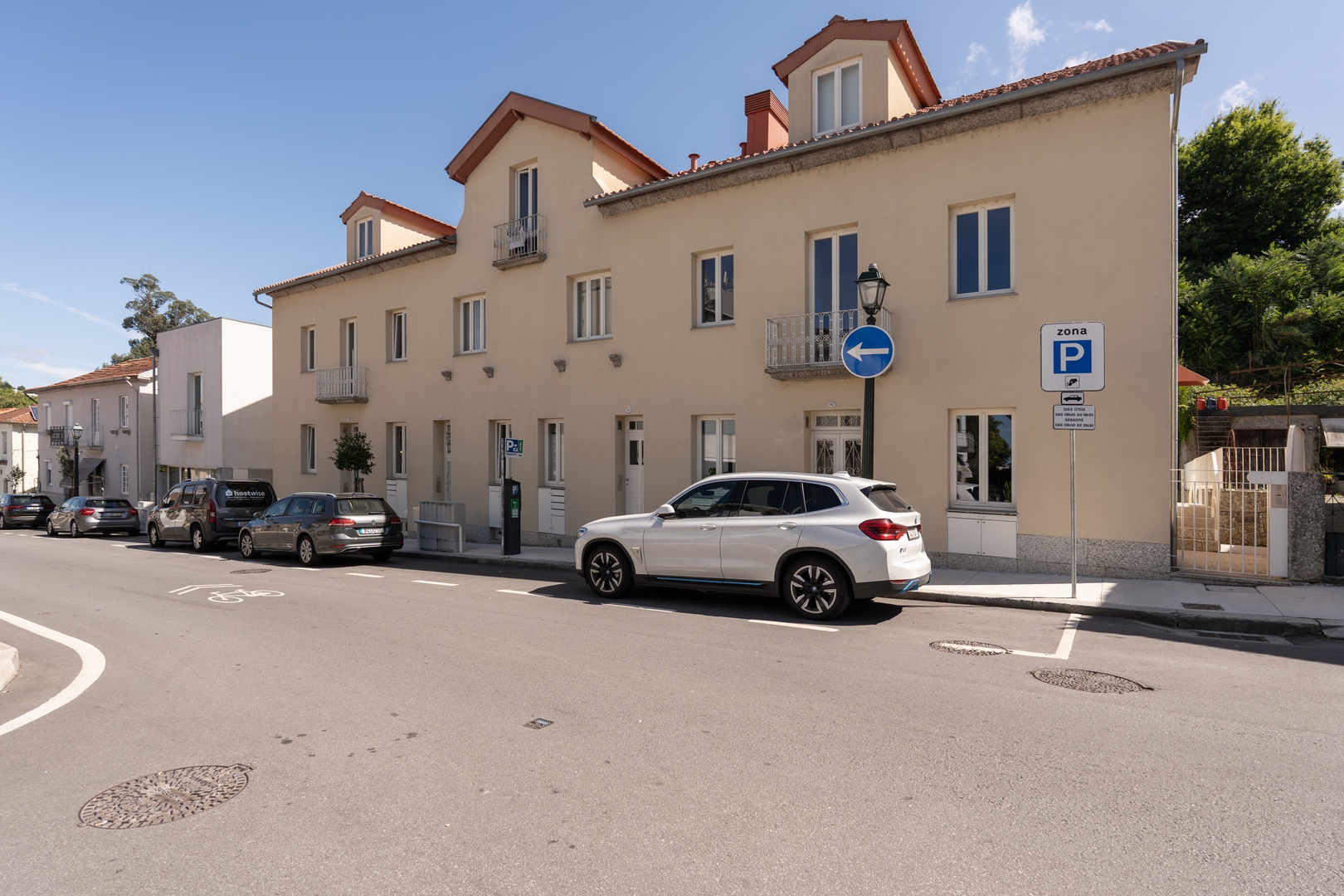 Studios & Spacious T4 with Garden by HostWise 103 Host Wise Booking