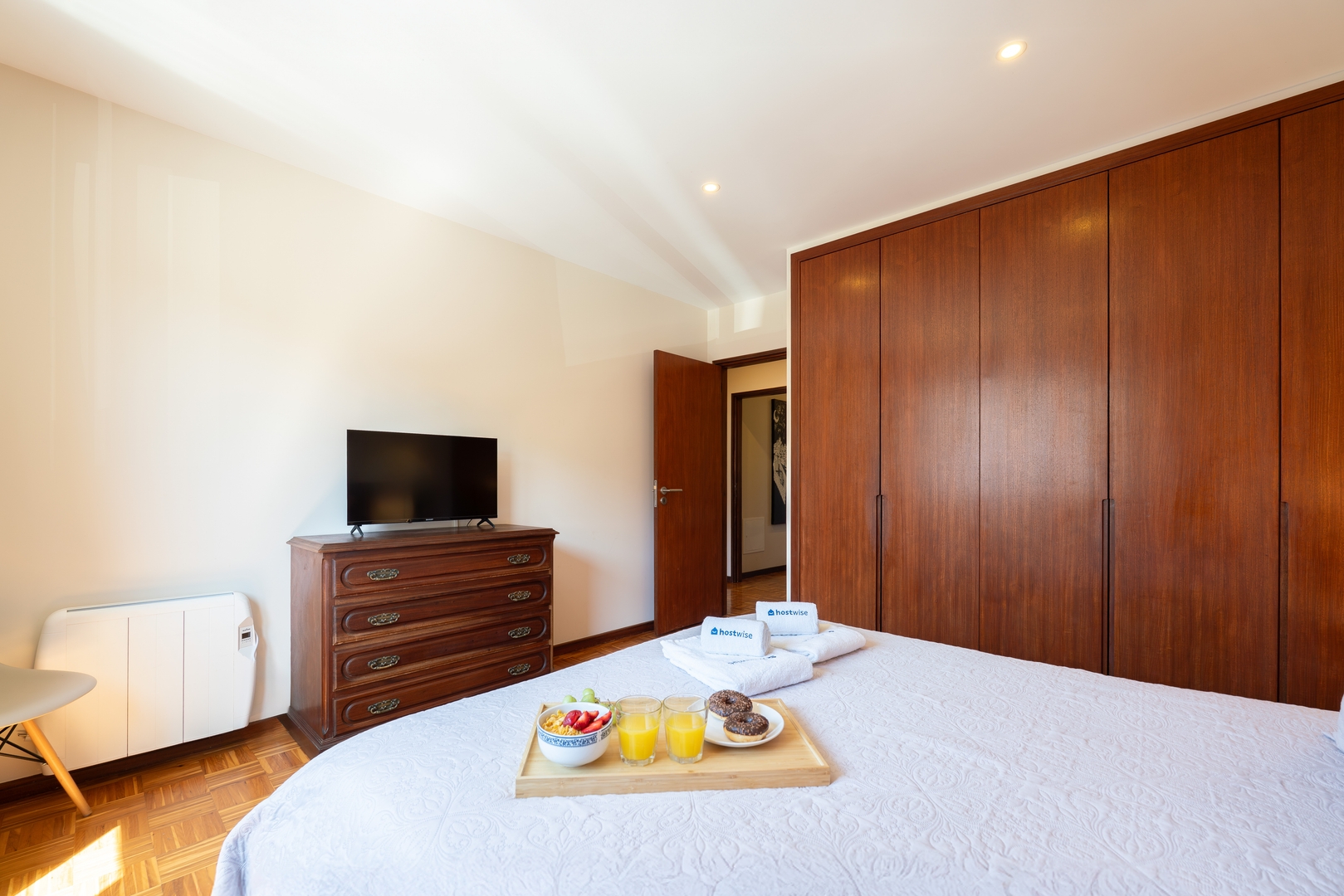 Bright & Spacious Flat by Host Wise 7 Host Wise Booking