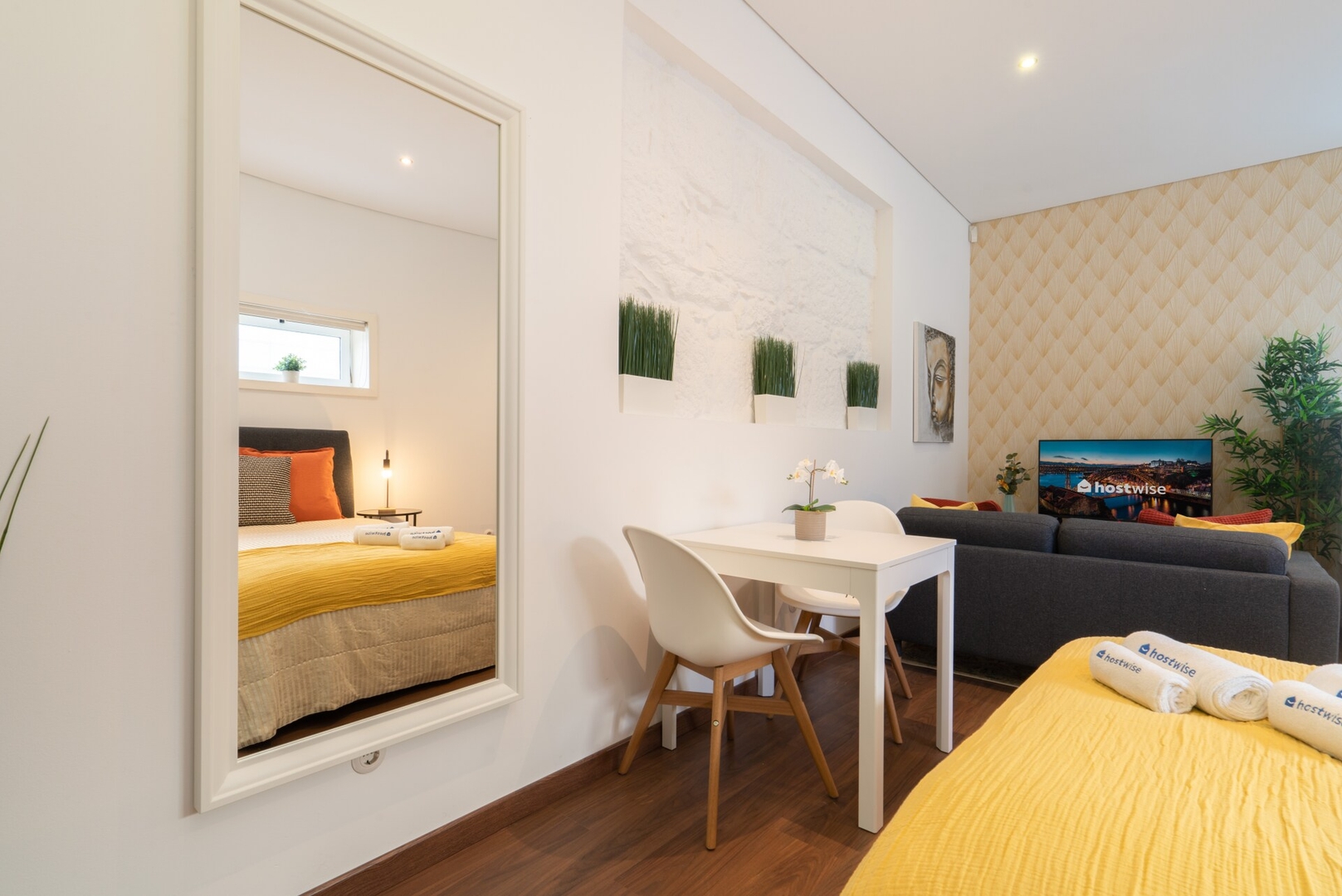Host Wise - 2 Rustic Colorful Flats | Terrace 14 Host Wise Booking