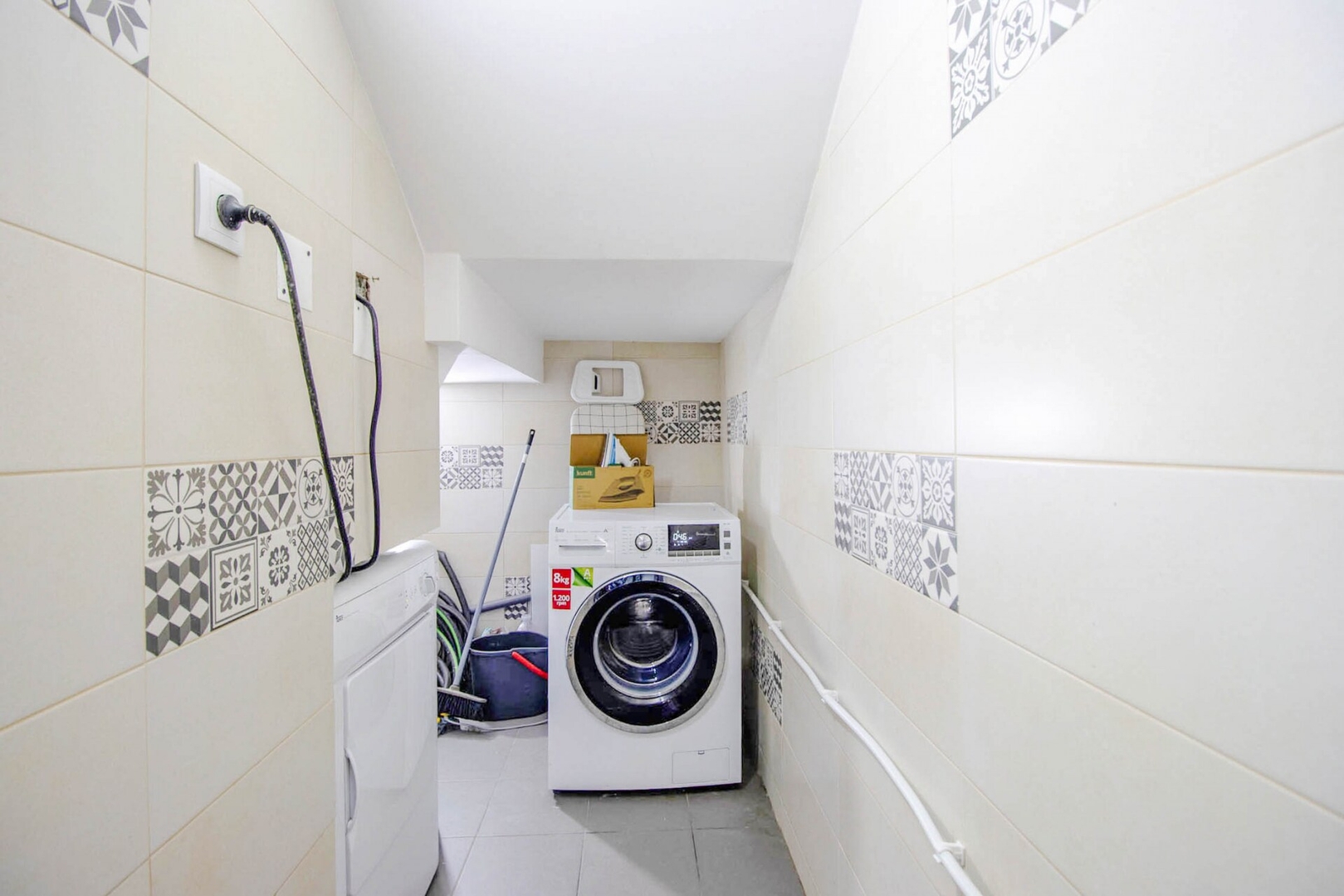 Modern & Stylish Flat w/ Balcony by HostWise 18 Host Wise Booking