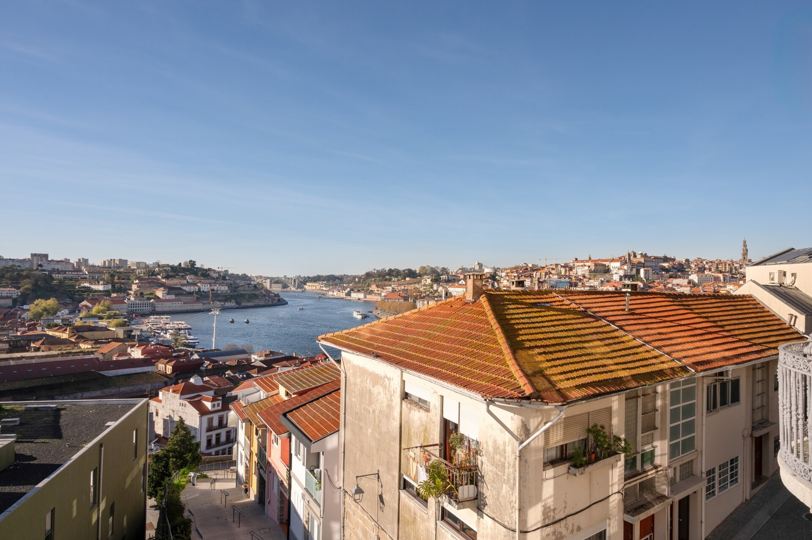 Host Wise - Fervença Boutique Palace 11 7 Host Wise Booking