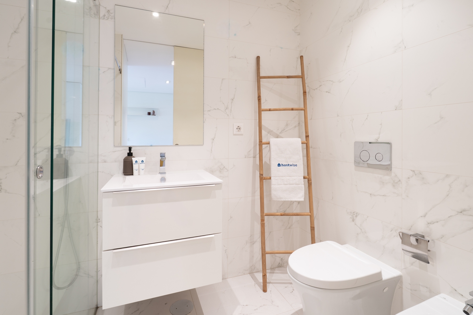 Studio w/ Balcony, Pool & Gym in Antas by HostWise 27 Host Wise Booking