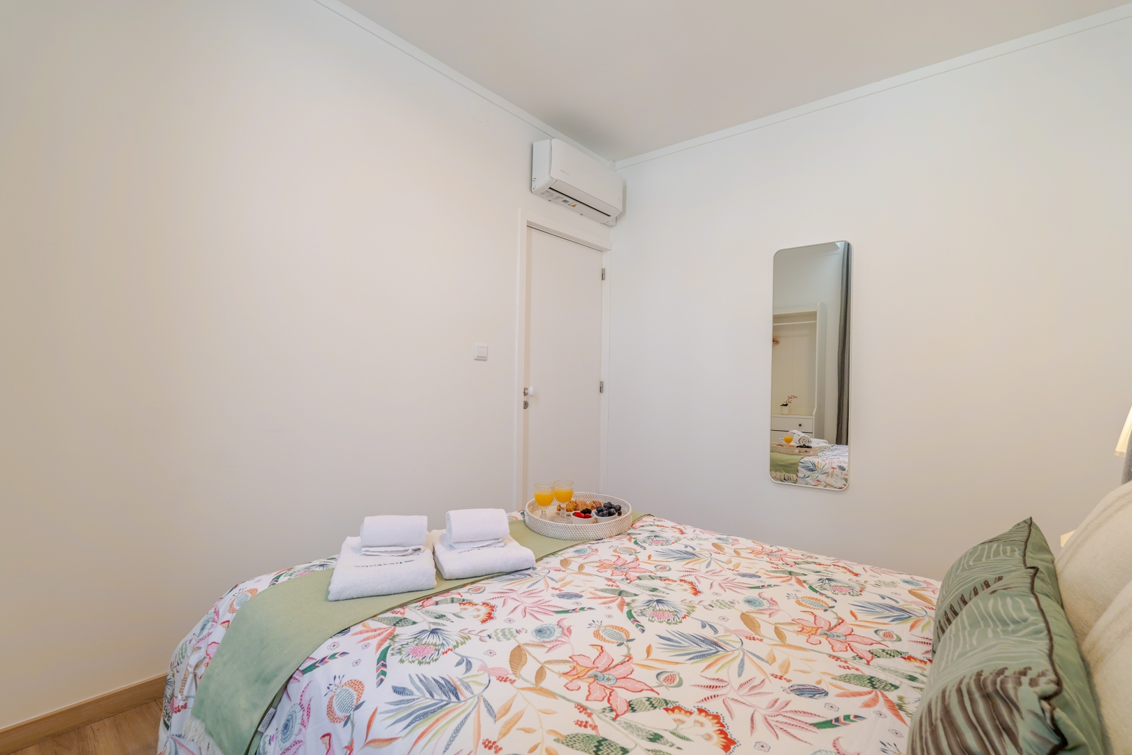 Multiple Houses w/ Terrace Near Metro by HostWise 30 Host Wise Booking