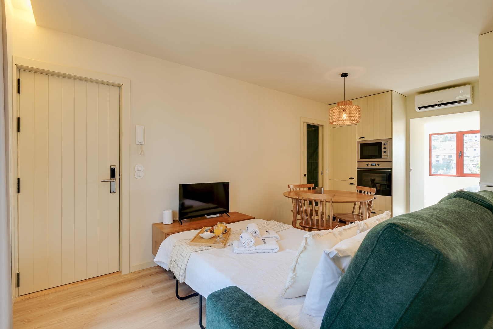 Pool & Indoor Jacuzzi in Pedorido by HostWise 78 Host Wise Booking