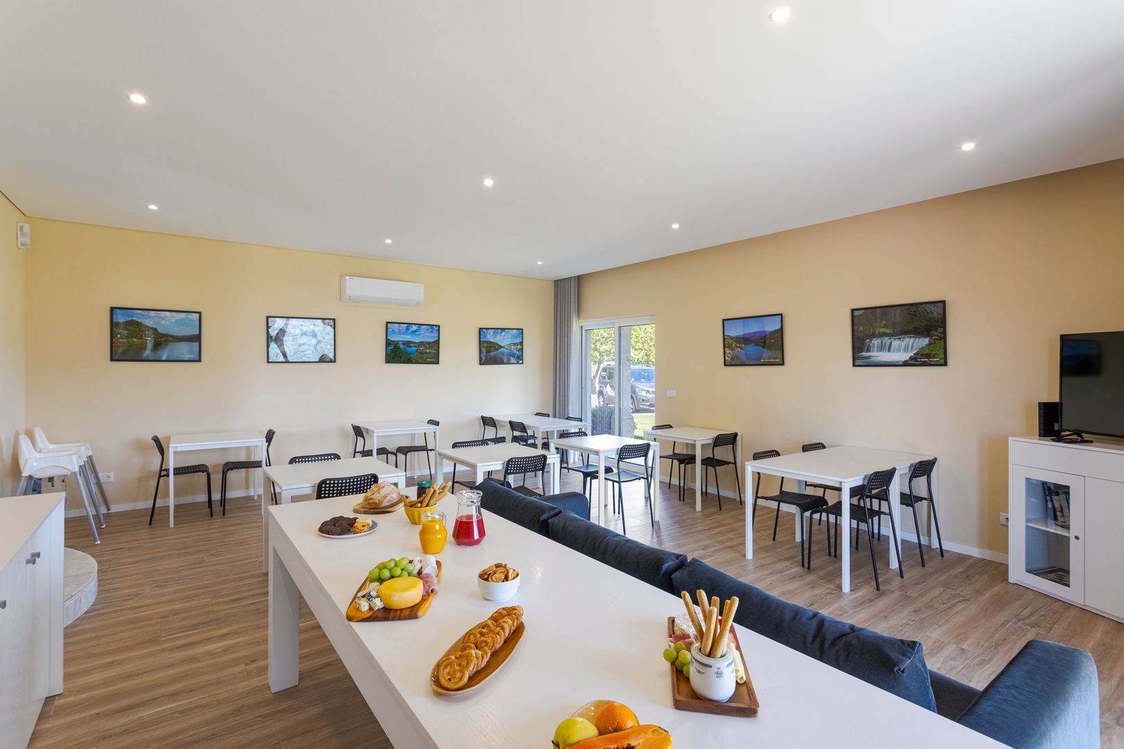 HostWise – Douro View Villa w/ 10 Suites & Pool 30 Host Wise Booking