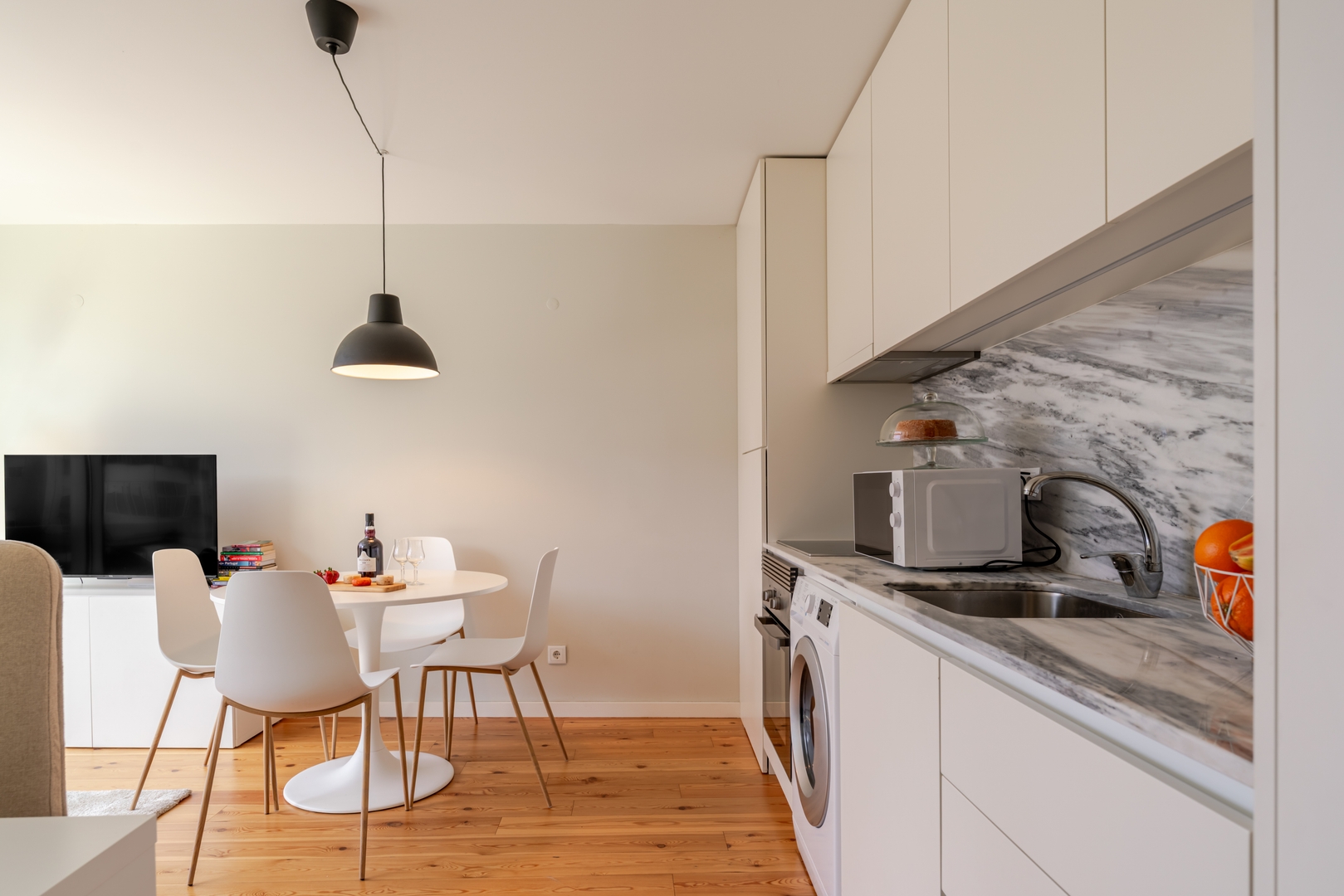 HostWise – Modern & Cozy Flat | Near the Beach 16 Host Wise Booking