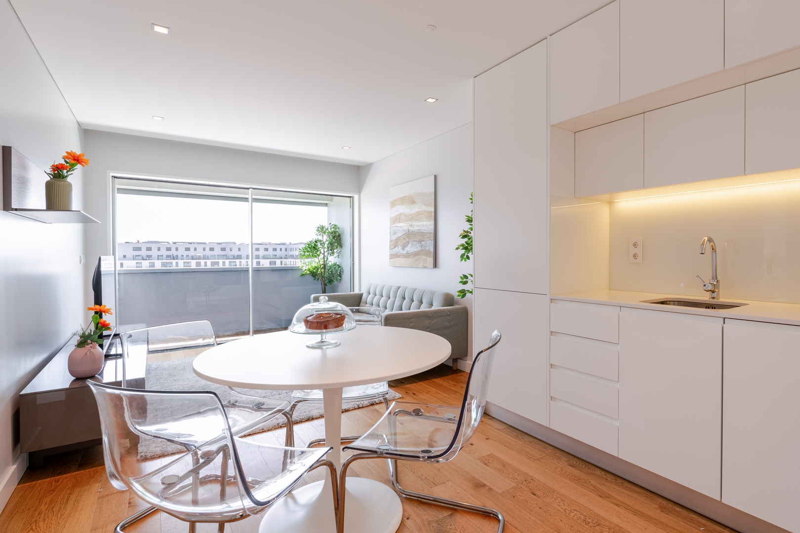 Stylish Home with Balcony & Garage by HostWise 24 Host Wise Booking
