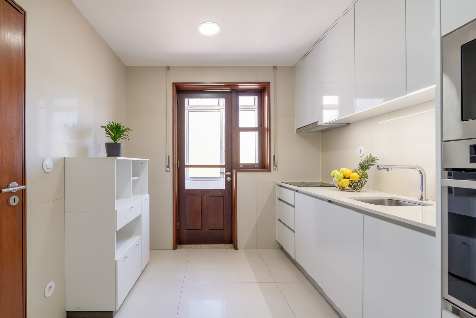 Bright & Spacious Flat by Host Wise 31 Host Wise Booking