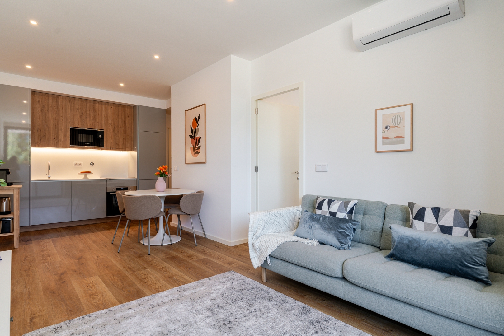 Sleek & Modern Flat w/ Private Garage by HostWise 16 Host Wise Booking