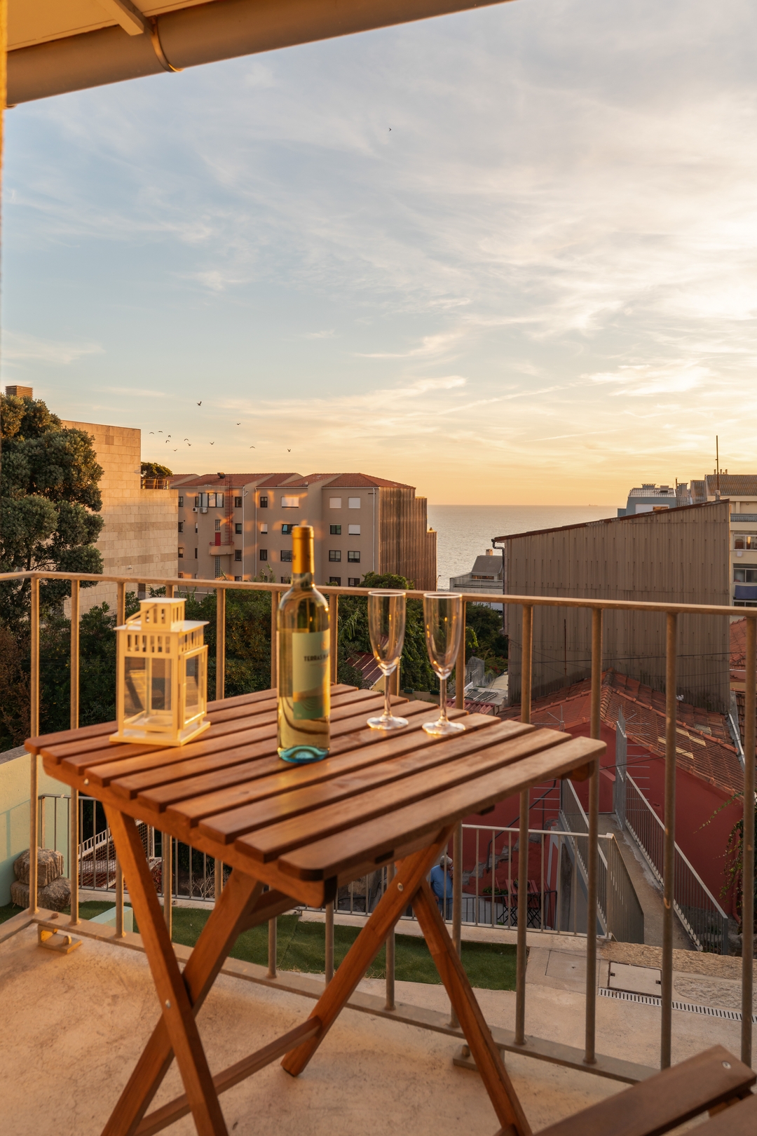 Sunlit Apartments in Foz do Douro by HostWise 89 Host Wise Booking