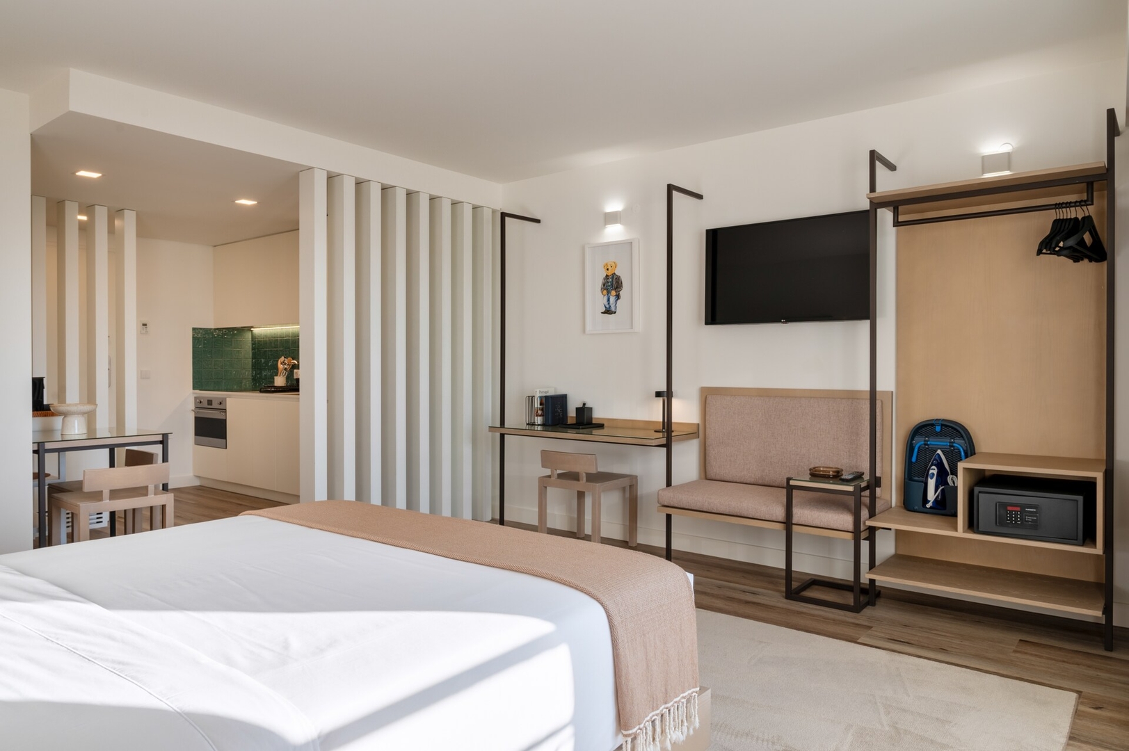 Host Wise - Fervença Boutique Palace 7 9 Host Wise Booking