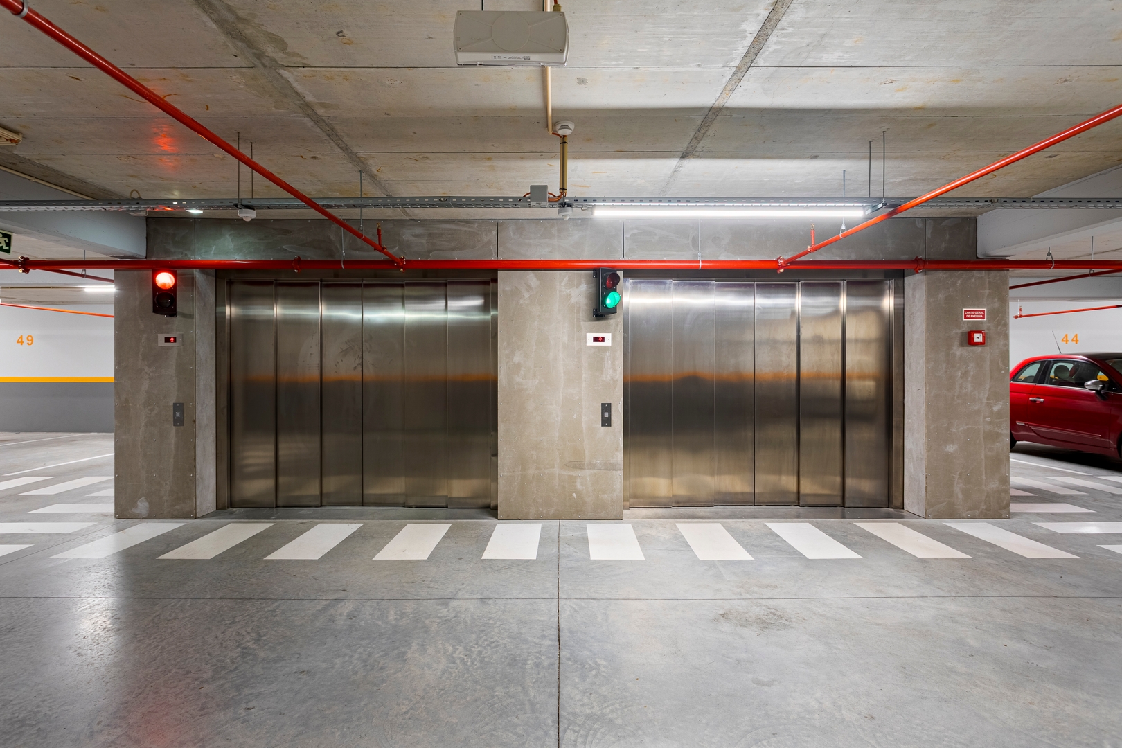 Modern & Central Flat w/ Garage by HostWise 29 Host Wise Booking