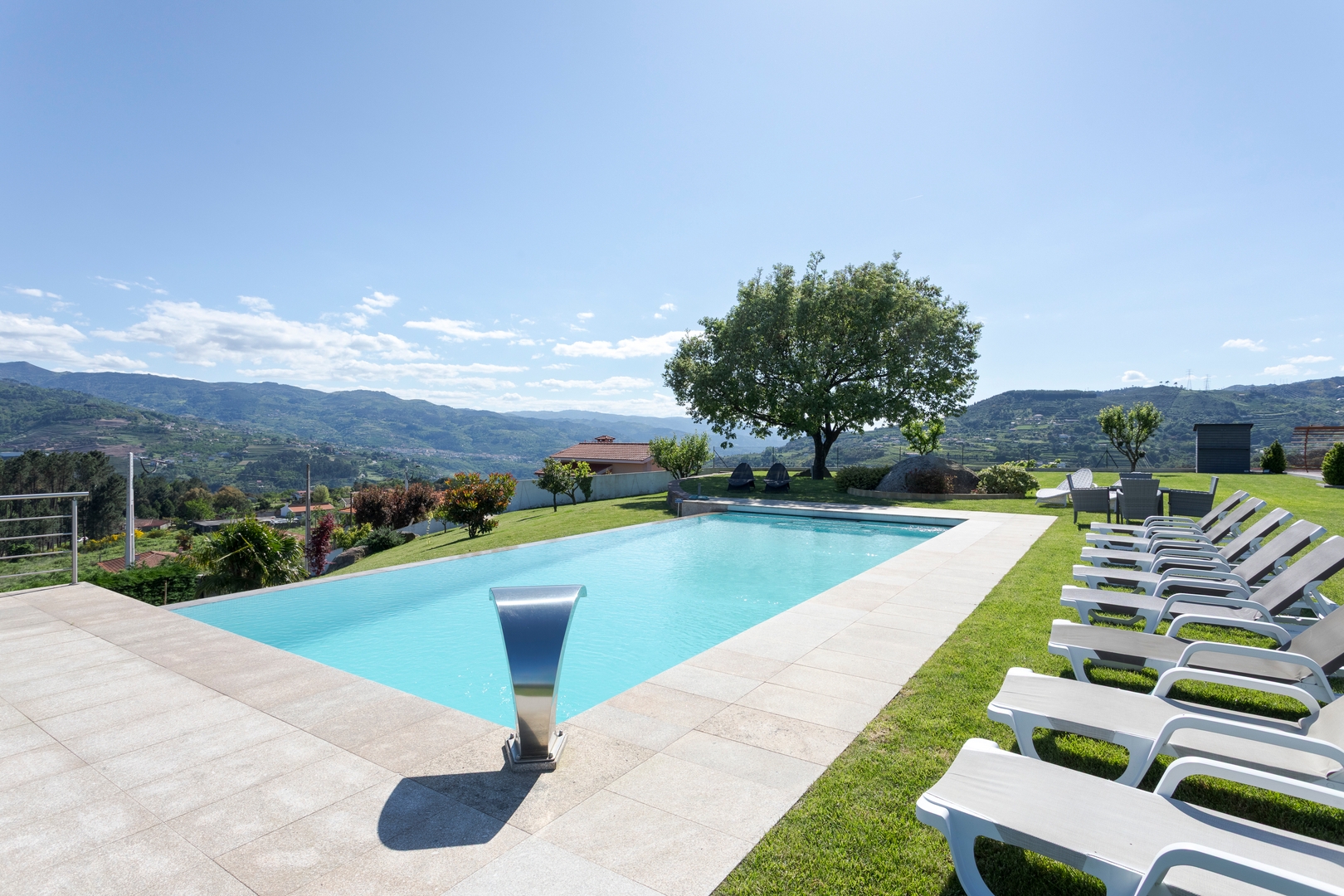 HostWise – Douro View Villa w/ 10 Suites & Pool 13 Host Wise Booking
