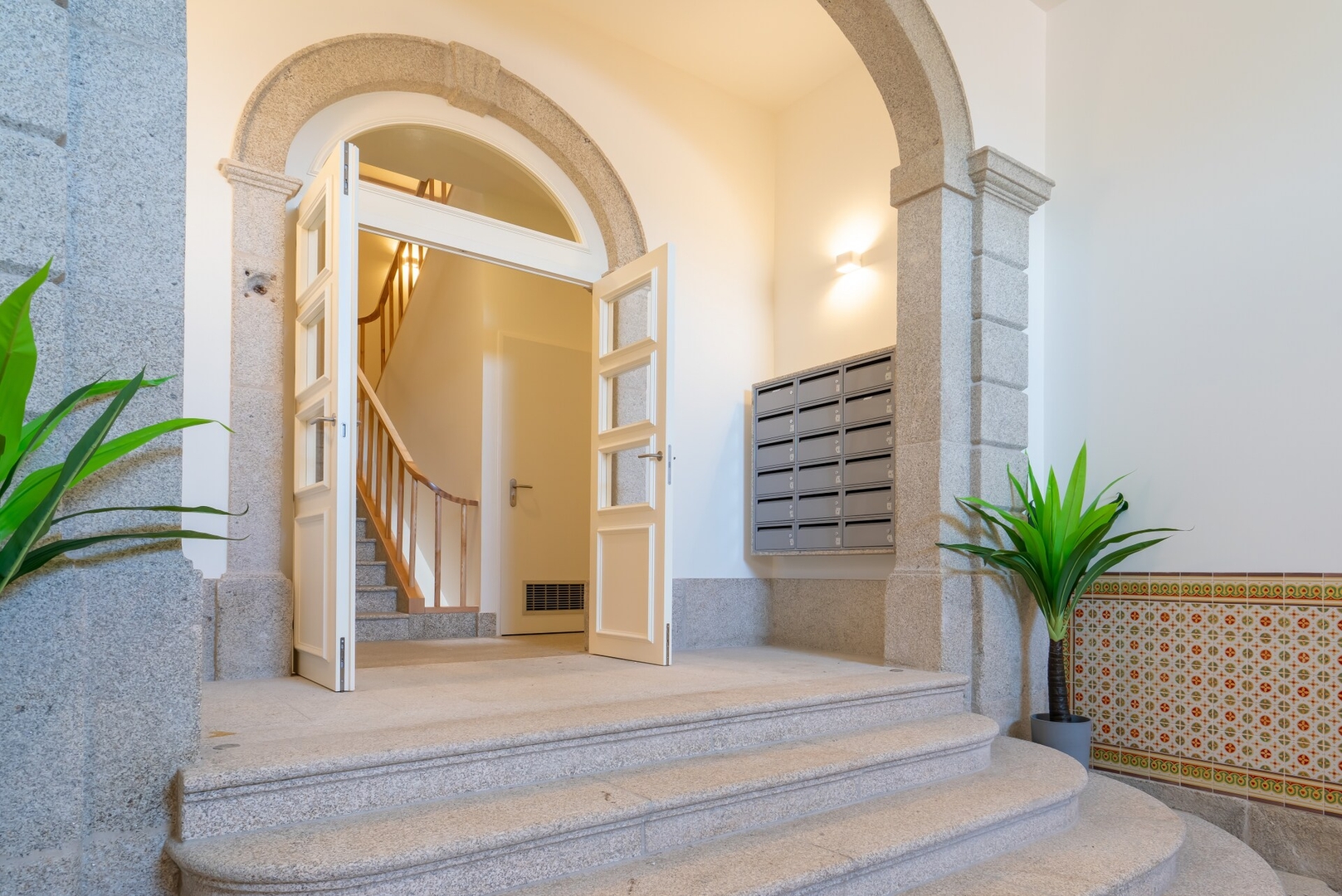 Host Wise - 6 Flats Fervença Boutique Palace 2 Host Wise Booking