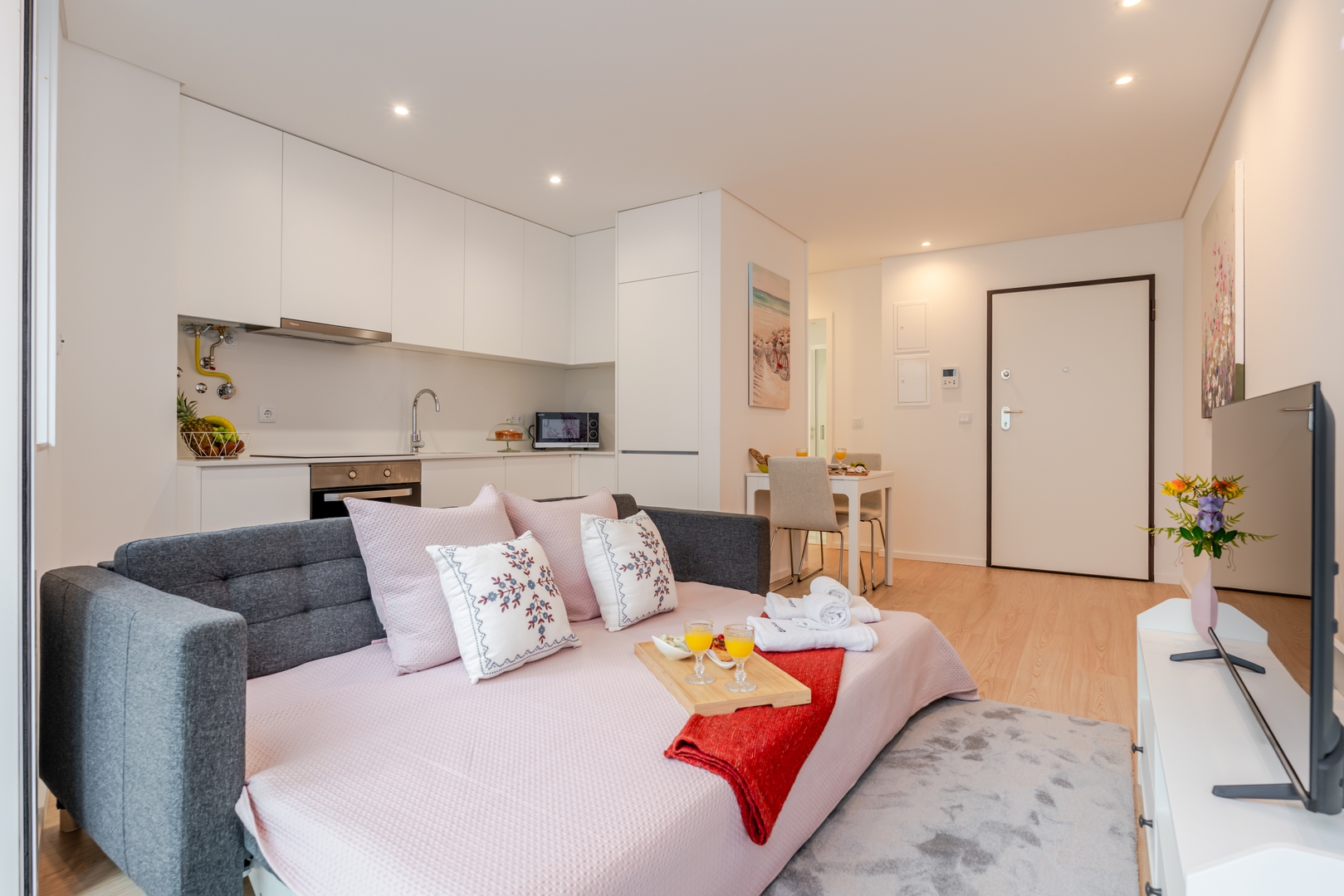 Balcony Studios & Parking in Leça by HostWise 5 Host Wise Booking