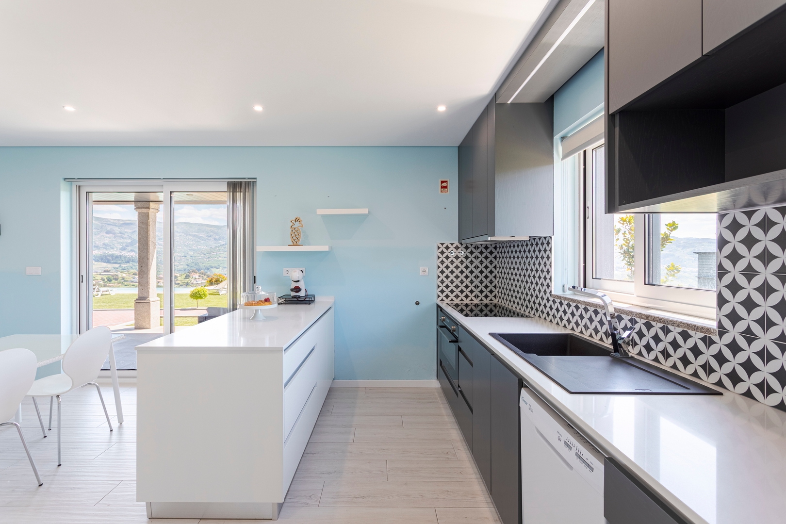 HostWise – Douro View Villa w/ 10 Suites & Pool 39 Host Wise Booking