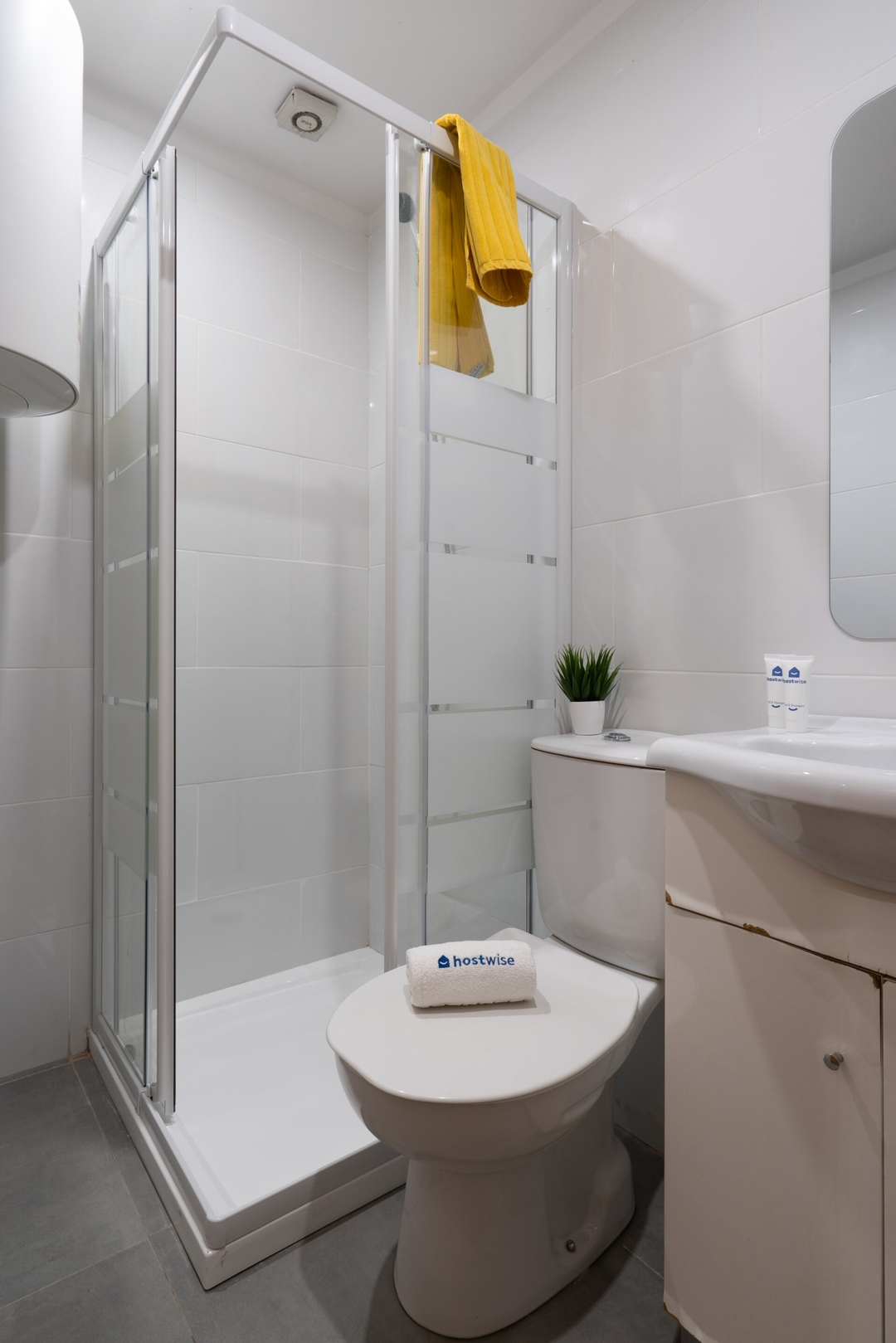 Host Wise - Peaceful & Bright Flat | Rocky Terrace 3 Host Wise Booking