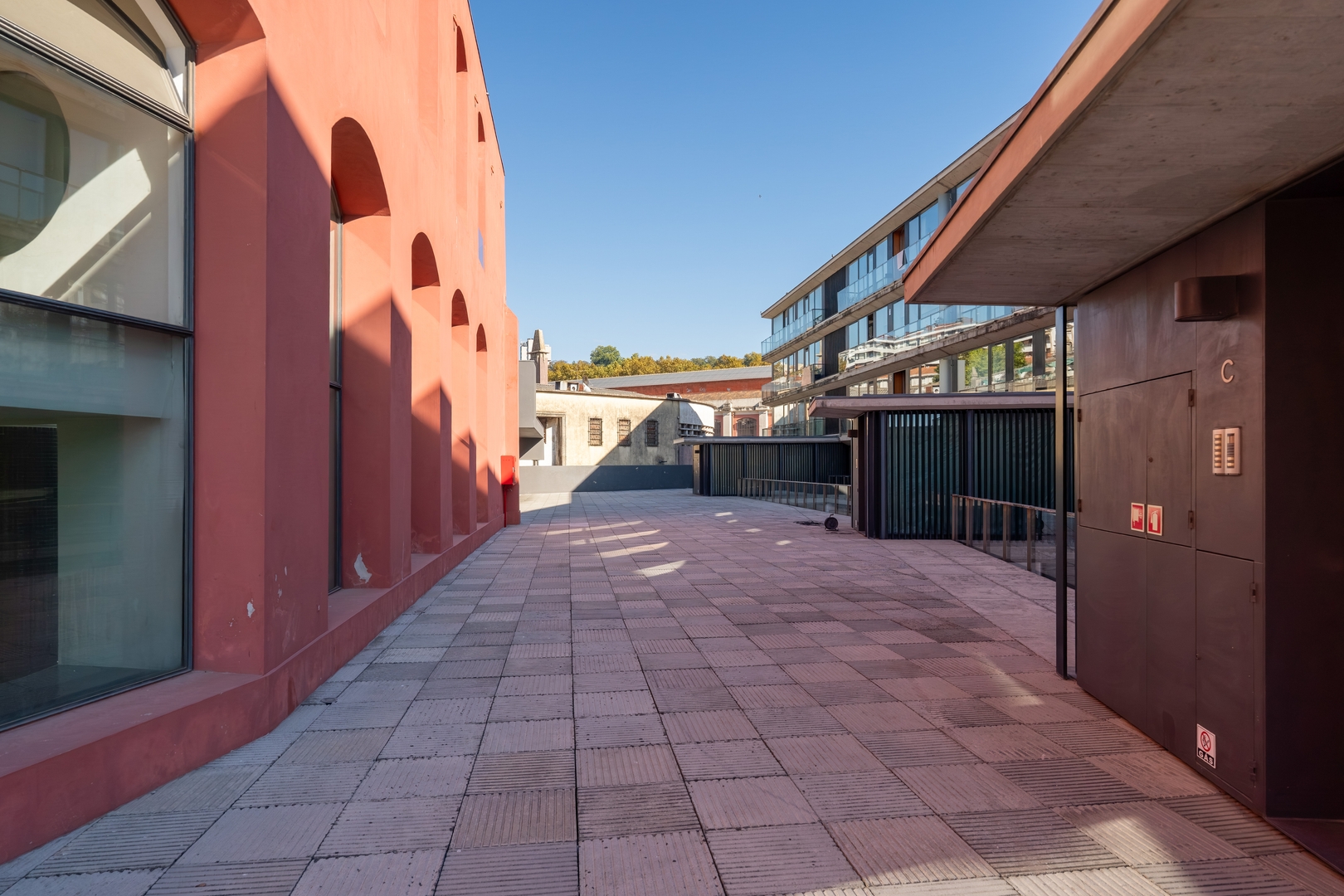 Stylish Open-Plan Flat with Swimming Pool by HostWise 58 Host Wise Booking