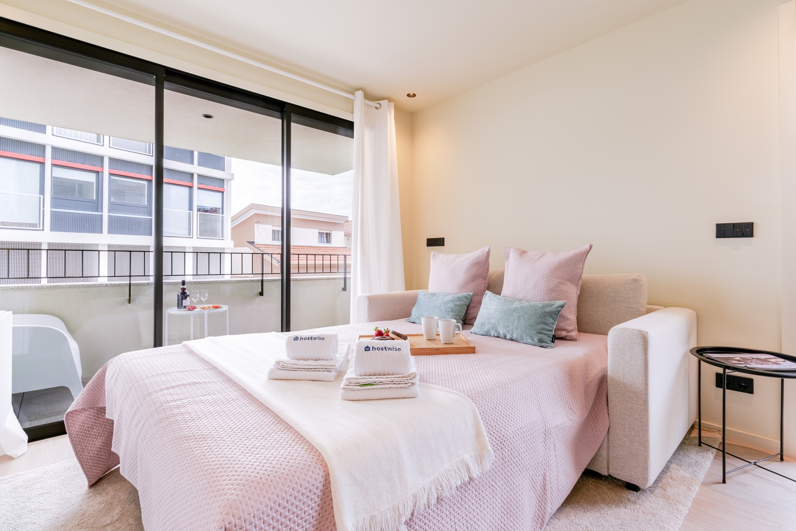HostWise - Stylish Flat with Terrace & Garage 27 Host Wise Booking