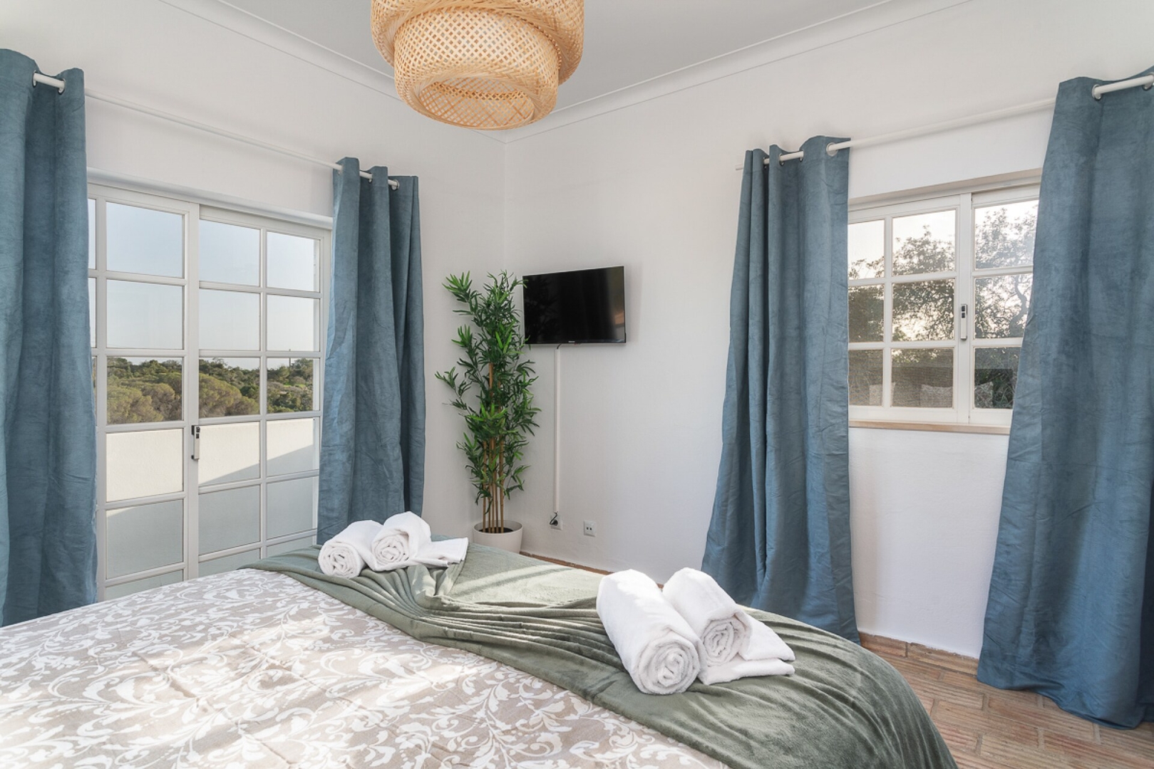 HostWise - Quiet Spacious Villa | Swimming Pool 39 Host Wise Booking
