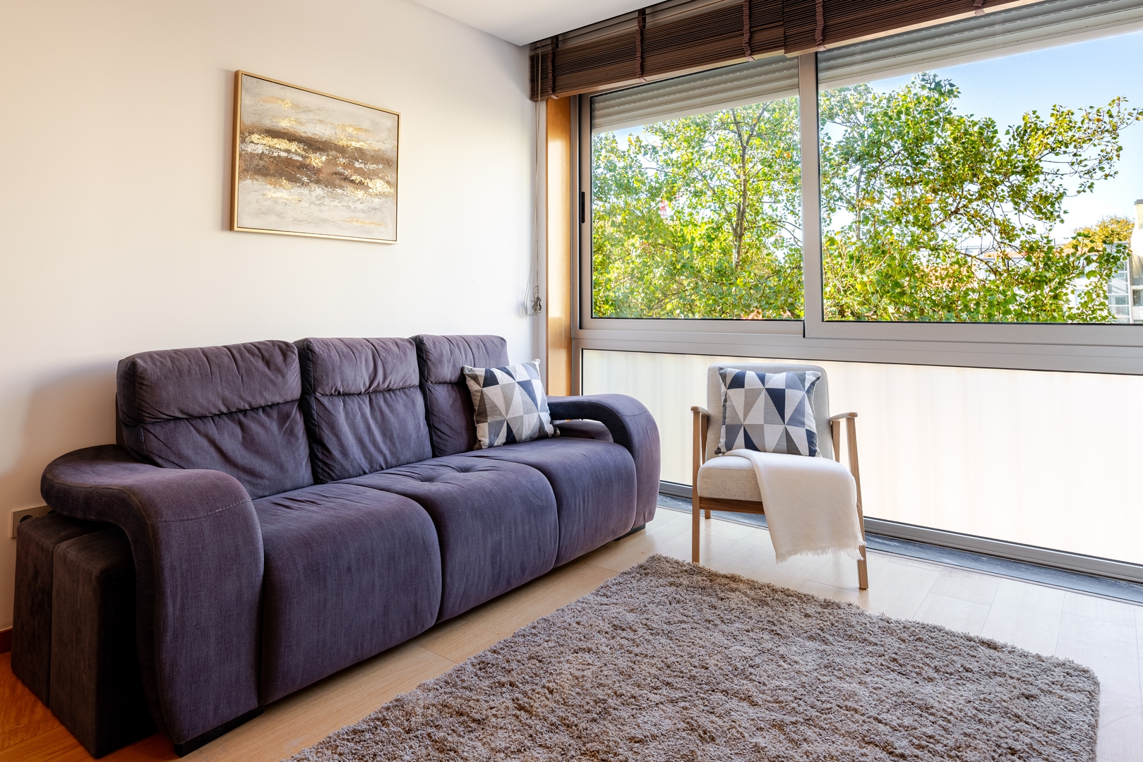 Modern Flat with Workspace in Foz by HostWise 9 Host Wise Booking