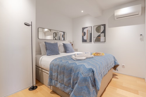 Stylish Flat with Workspace & Garage by HostWise Host Wise Booking