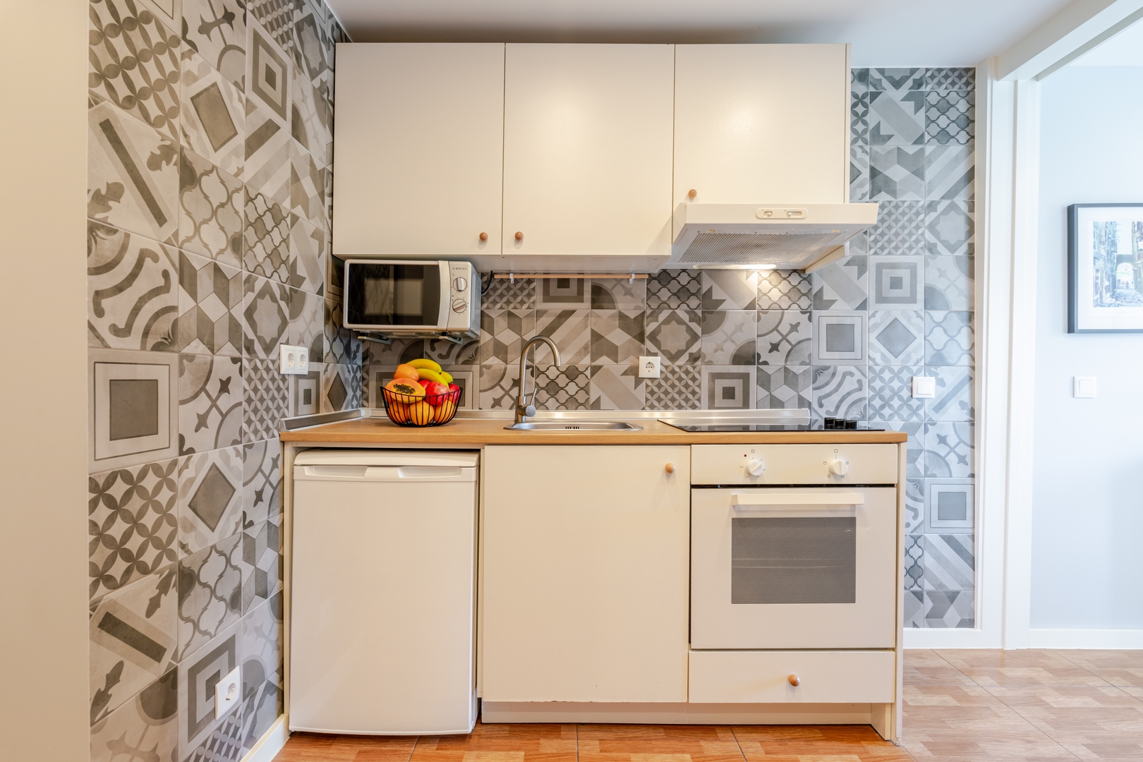 City Views & Balcony in Historic Porto by HostWise 3 Host Wise Booking