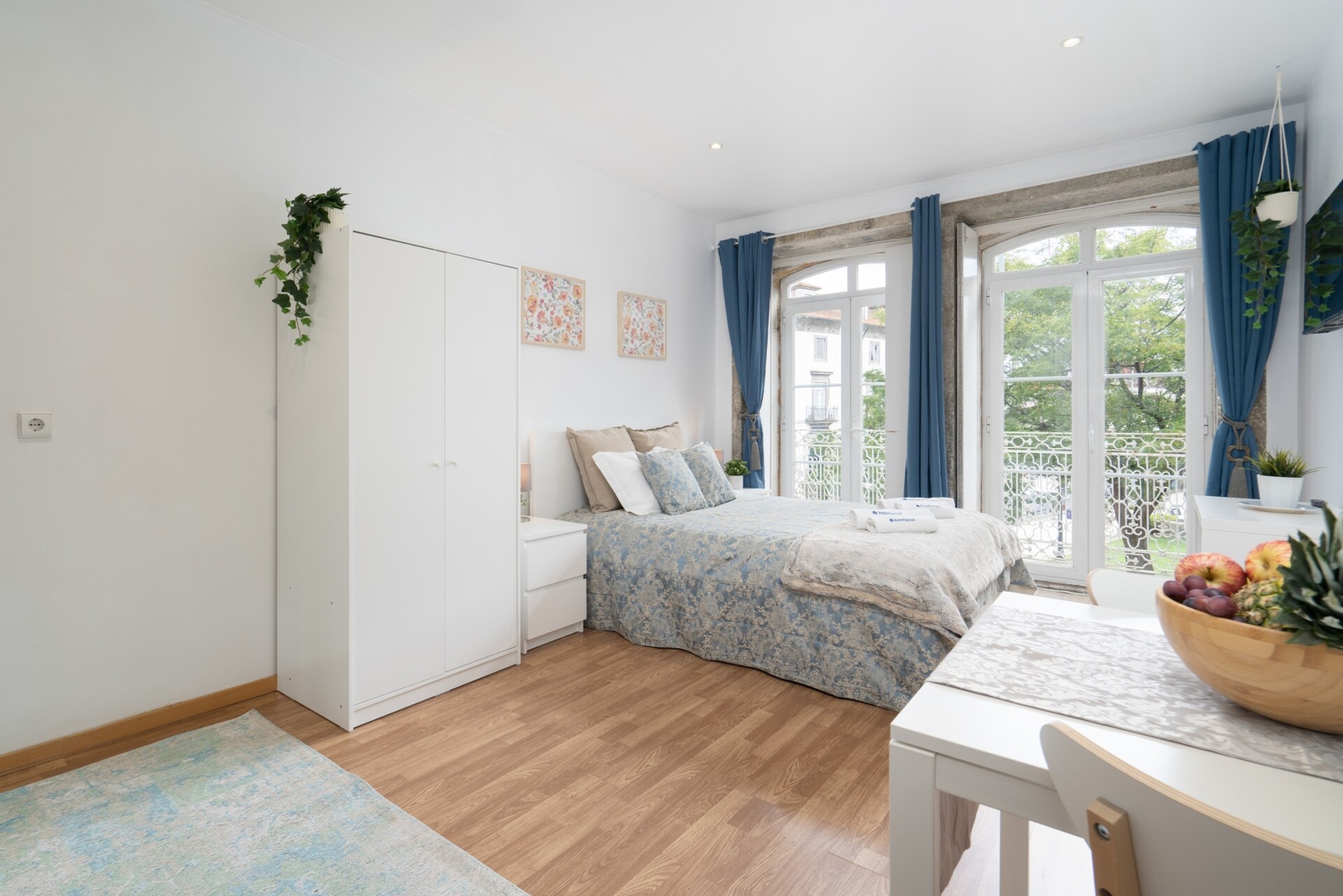 HostWise - Serene & Bright Studio 25 Host Wise Booking