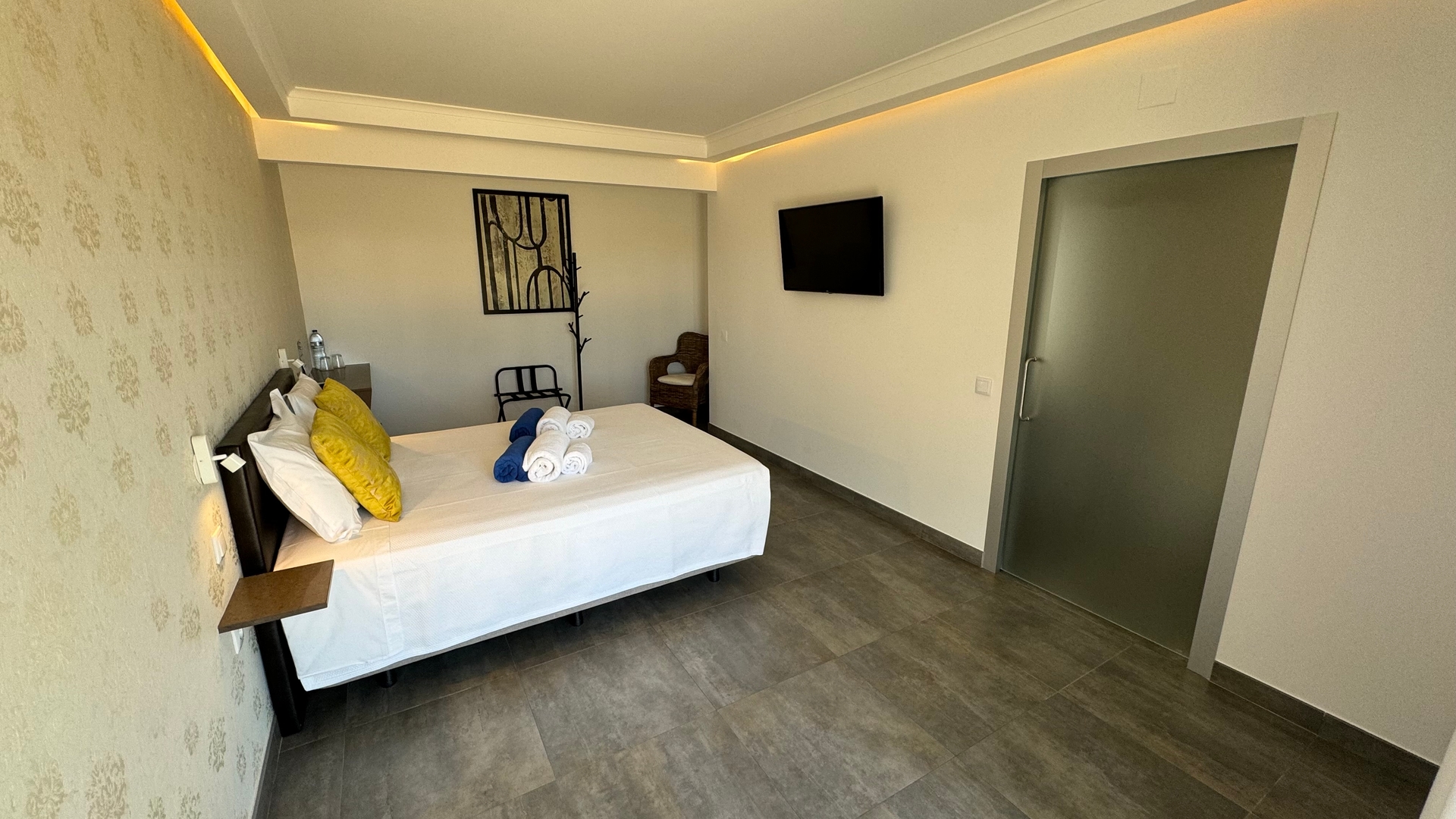 HostWise - Spacious Villa with Pool 12 Host Wise Booking