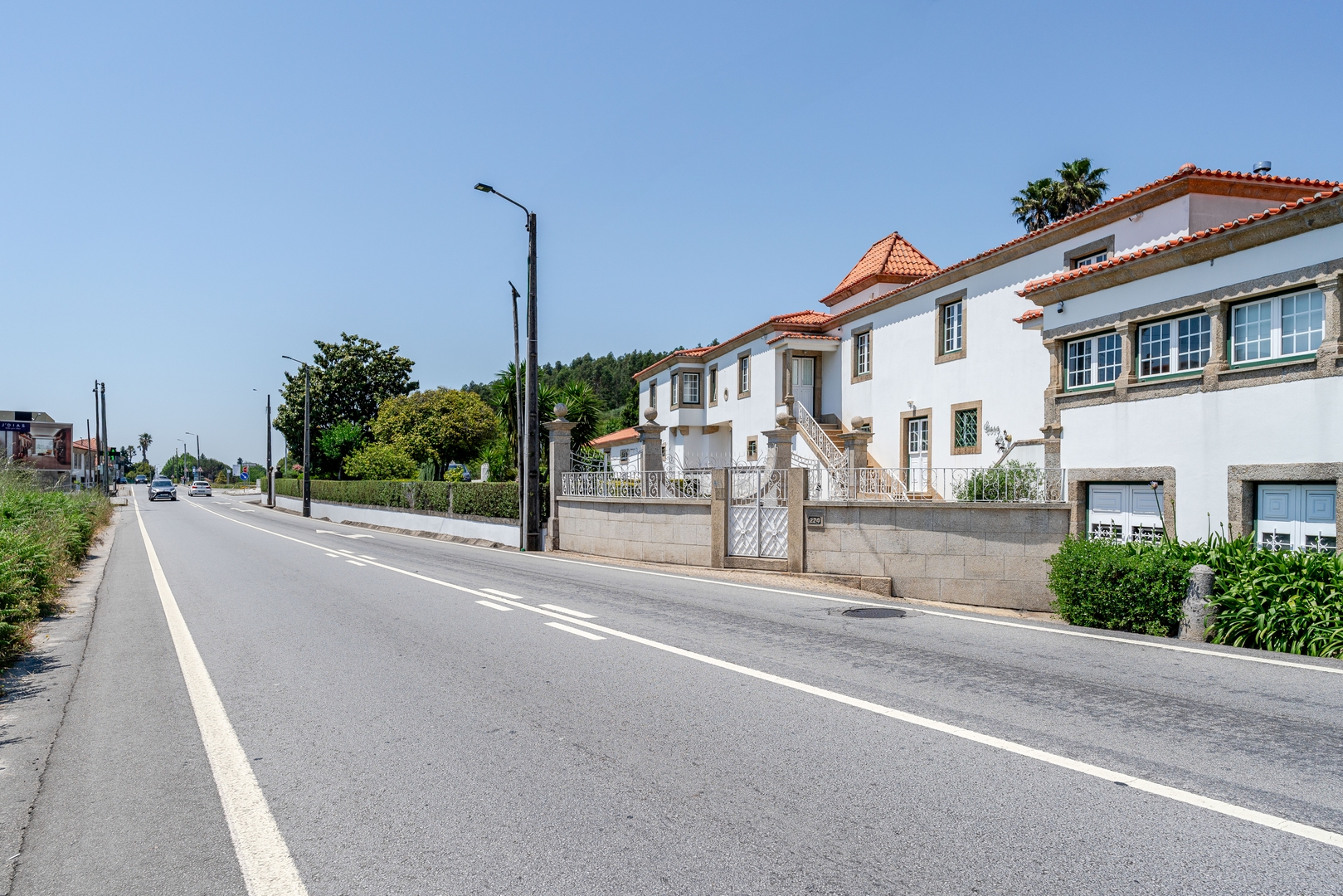 HostWise - Modern Comfort & Shared Pool in Paredes 52 Host Wise Booking