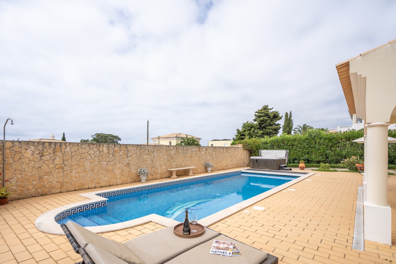 Host Wise - Luxurious Pool & Jacuzzi Hideaway 41 Host Wise Booking