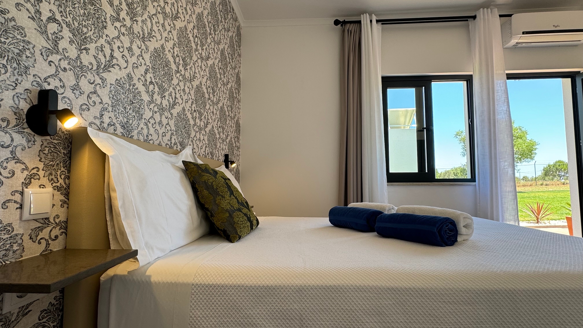 HostWise - Spacious Villa with Pool 32 Host Wise Booking