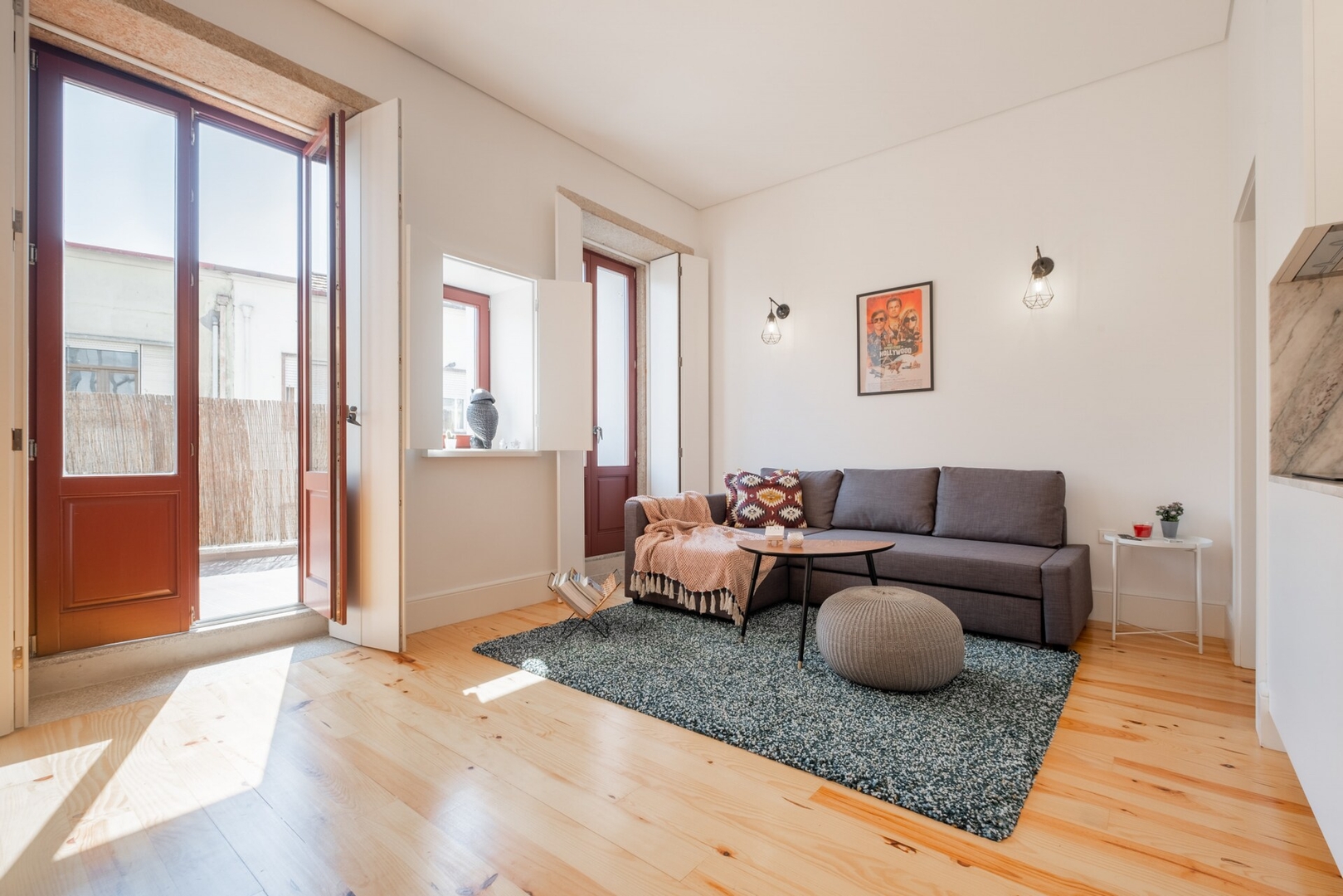 Host Wise | Sunny Downtown Apartment 10 Host Wise Booking