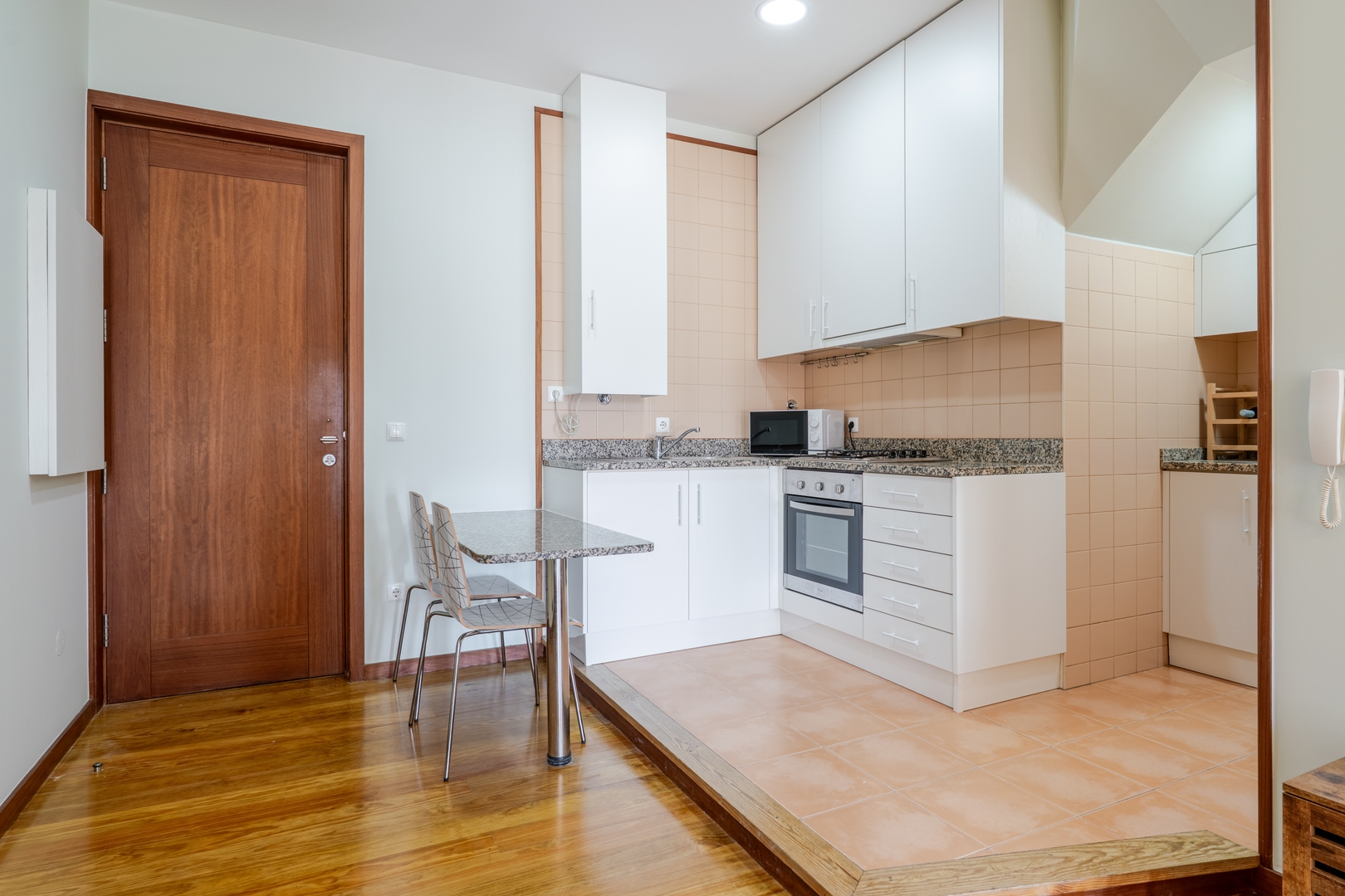 Twin Picaria Balcony Suites by HostWise 13 Host Wise Booking