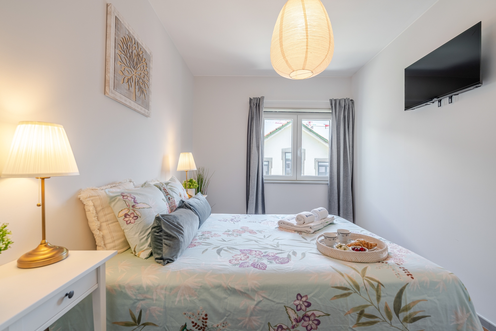 HostWise - Bright & Spacious Flat w/ Garage 5 Host Wise Booking