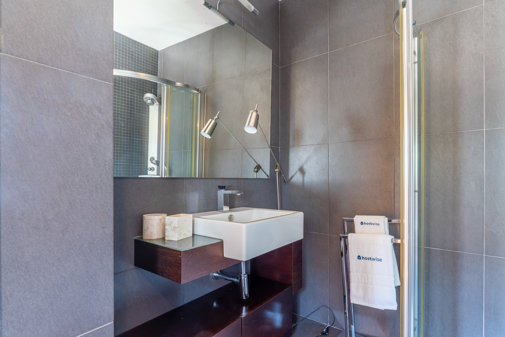 Classic Villa w/ Gym & Pool Access by HostWise 57 Host Wise Booking