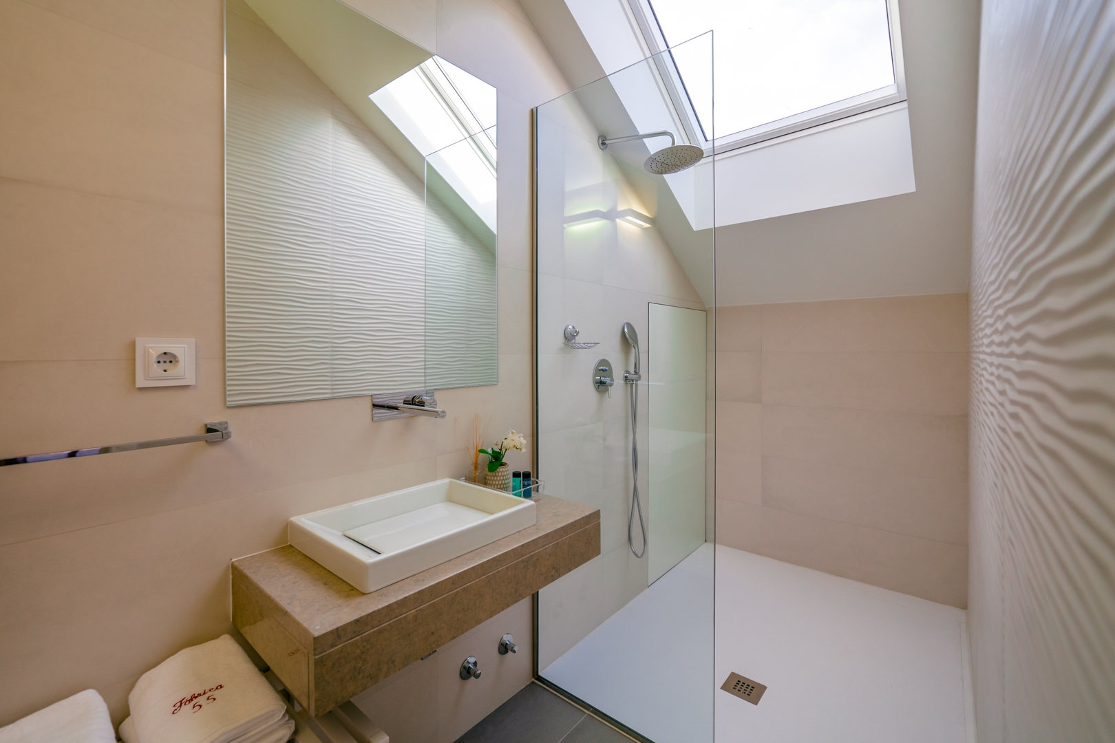 Central Apartments Stay Near Clérigos by HostWise 41 Host Wise Booking