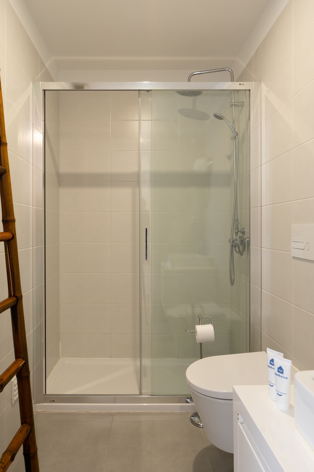 Host Wise - Precious Comfortble Flat | Central 2 Host Wise Booking